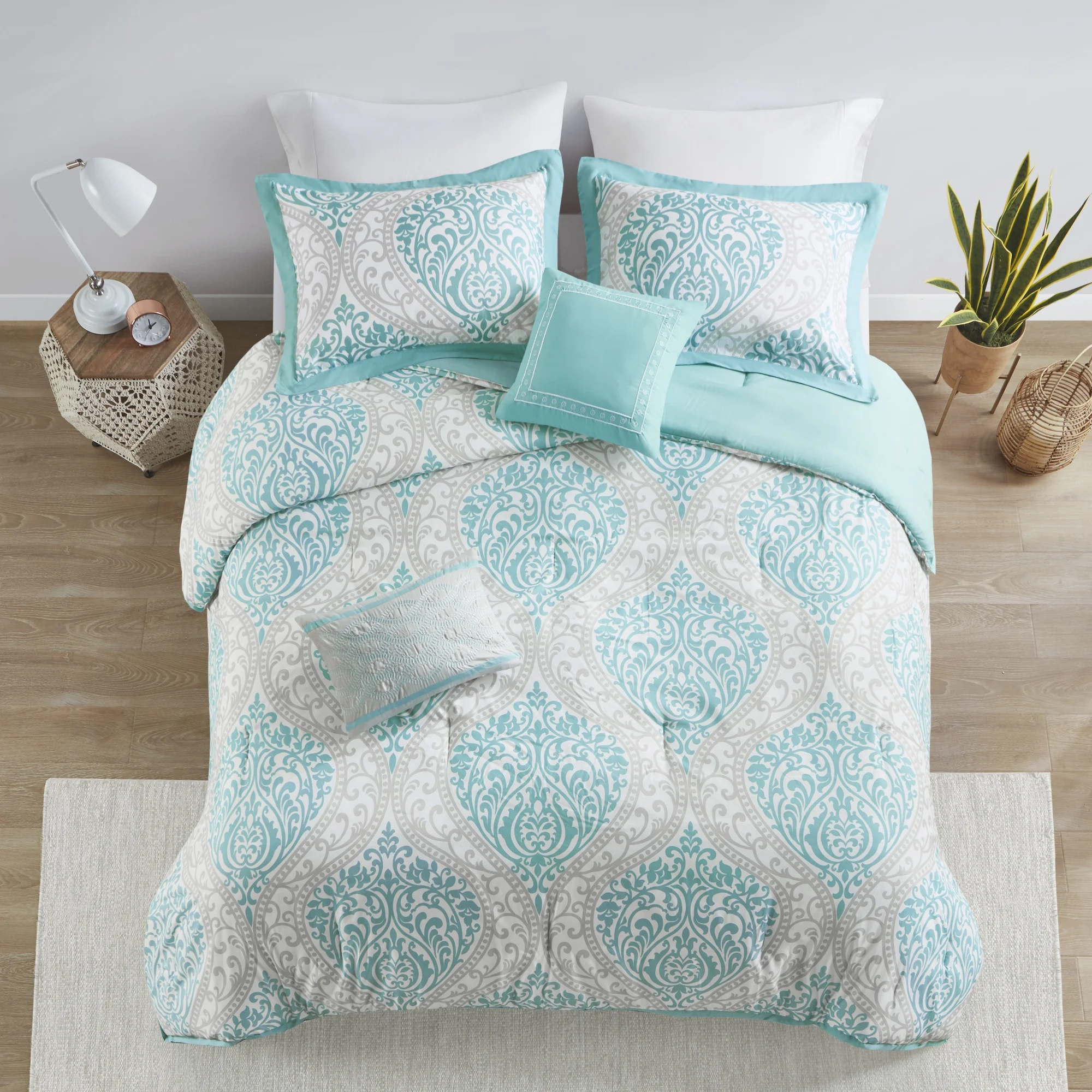 Intelligent Design Twin/Twin XL Senna 4-Piece Comforter Set, Aqua