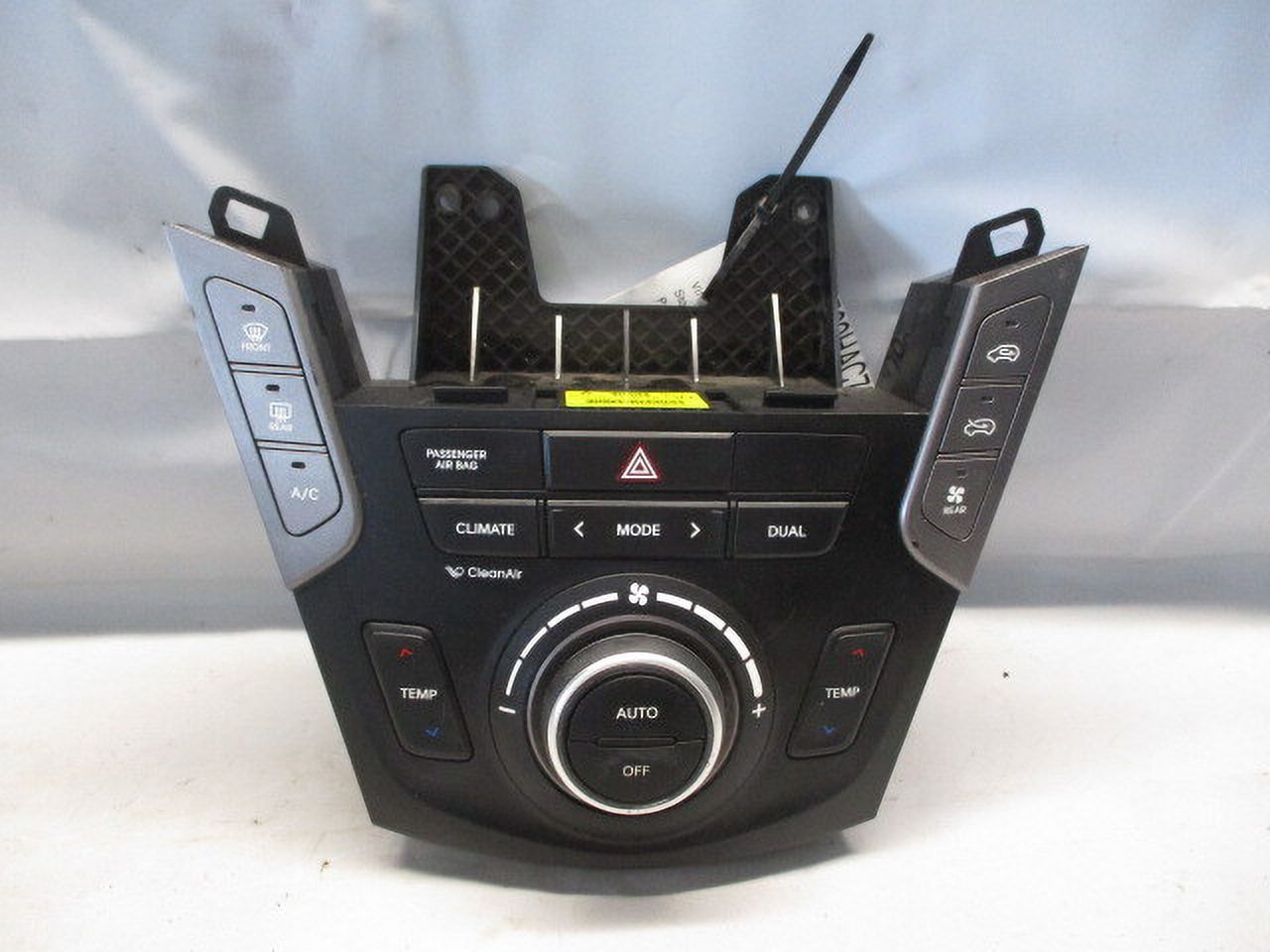 Pre-Owned 2013 2014 2015 2016 Hyundai Santa Fe AC Temperature Control w/Navigation OEM (Good)