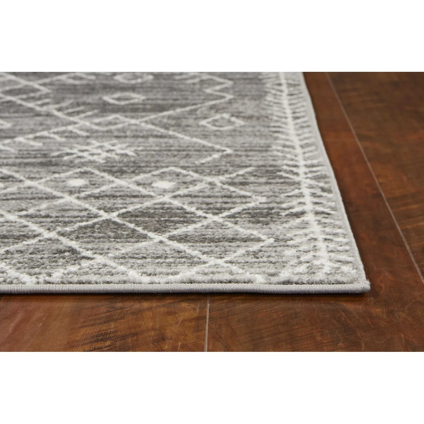 HomeRoots  5' x 8' Gray And White Boho  Area Rug - 5' Octagon