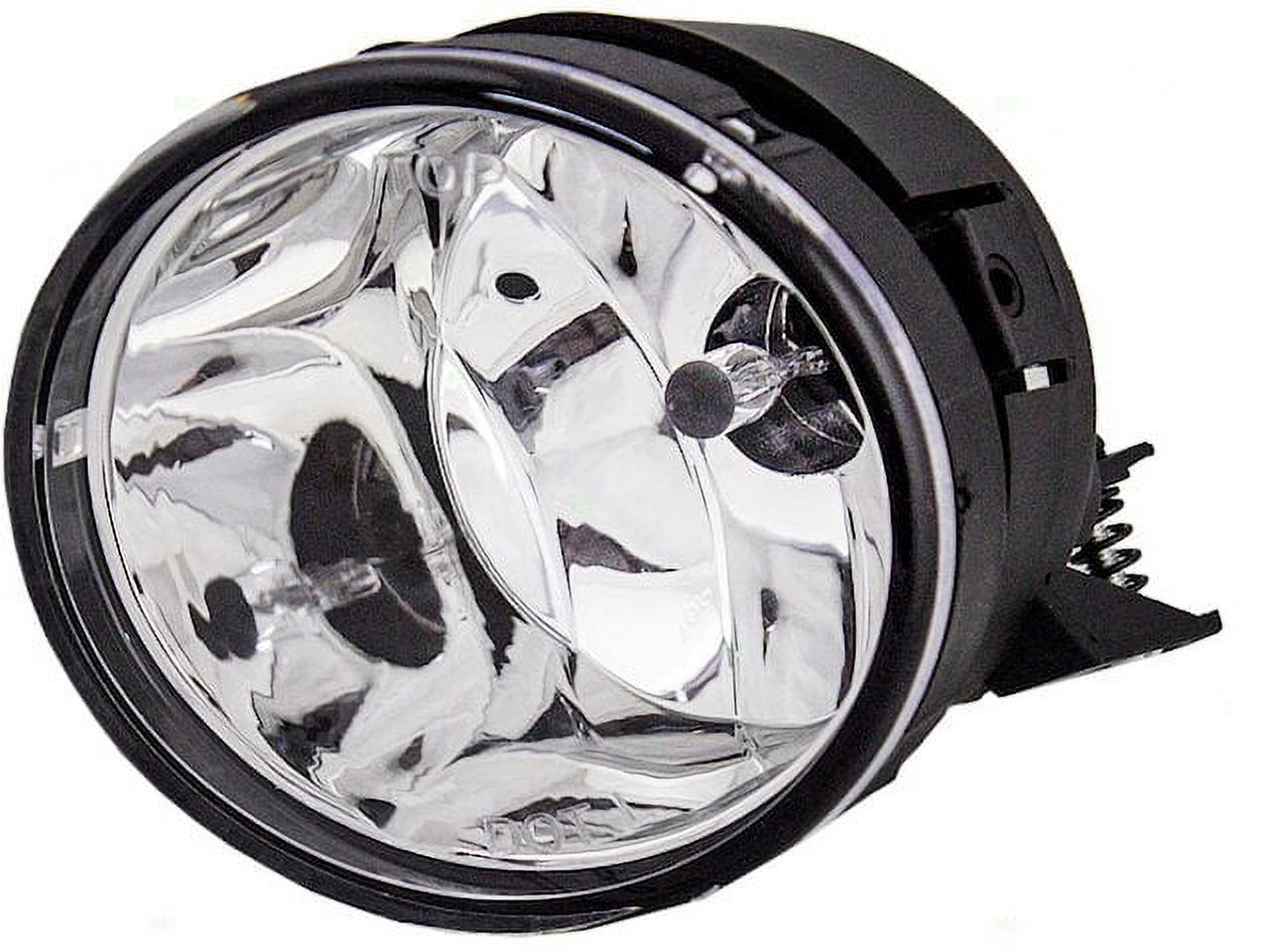 Left Fog Light - Compatible with 2005 - 2007 Nissan Armada 2006