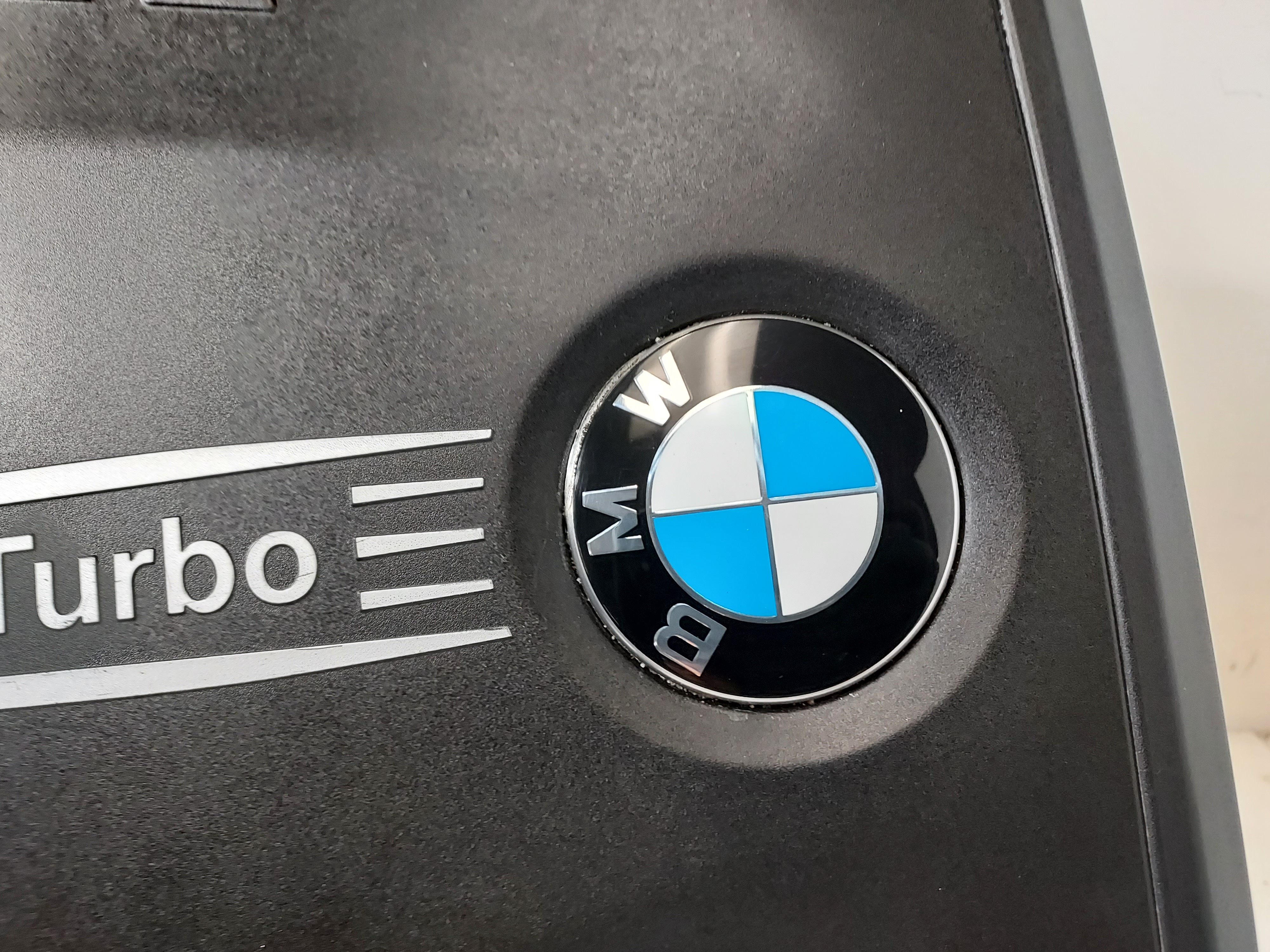 Pre-Owned 2014 BMW 320i Engine Cover OEM LKQ (Good)