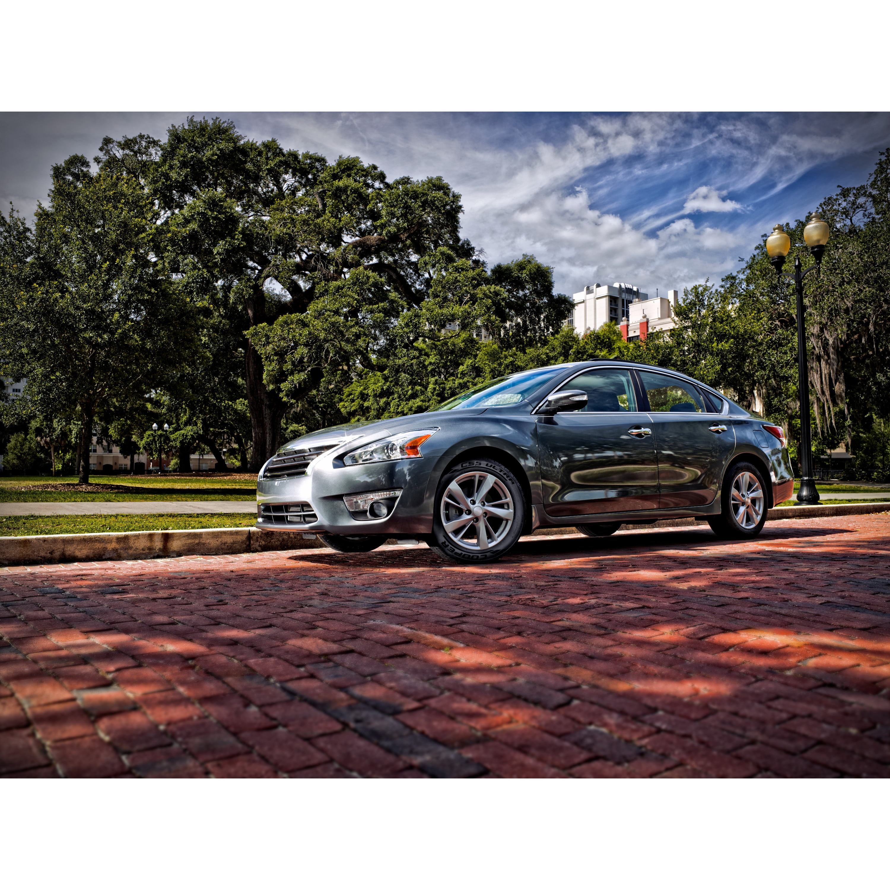 Cooper CS5 Ultra Touring All-Season 195/60R15 88H Tire