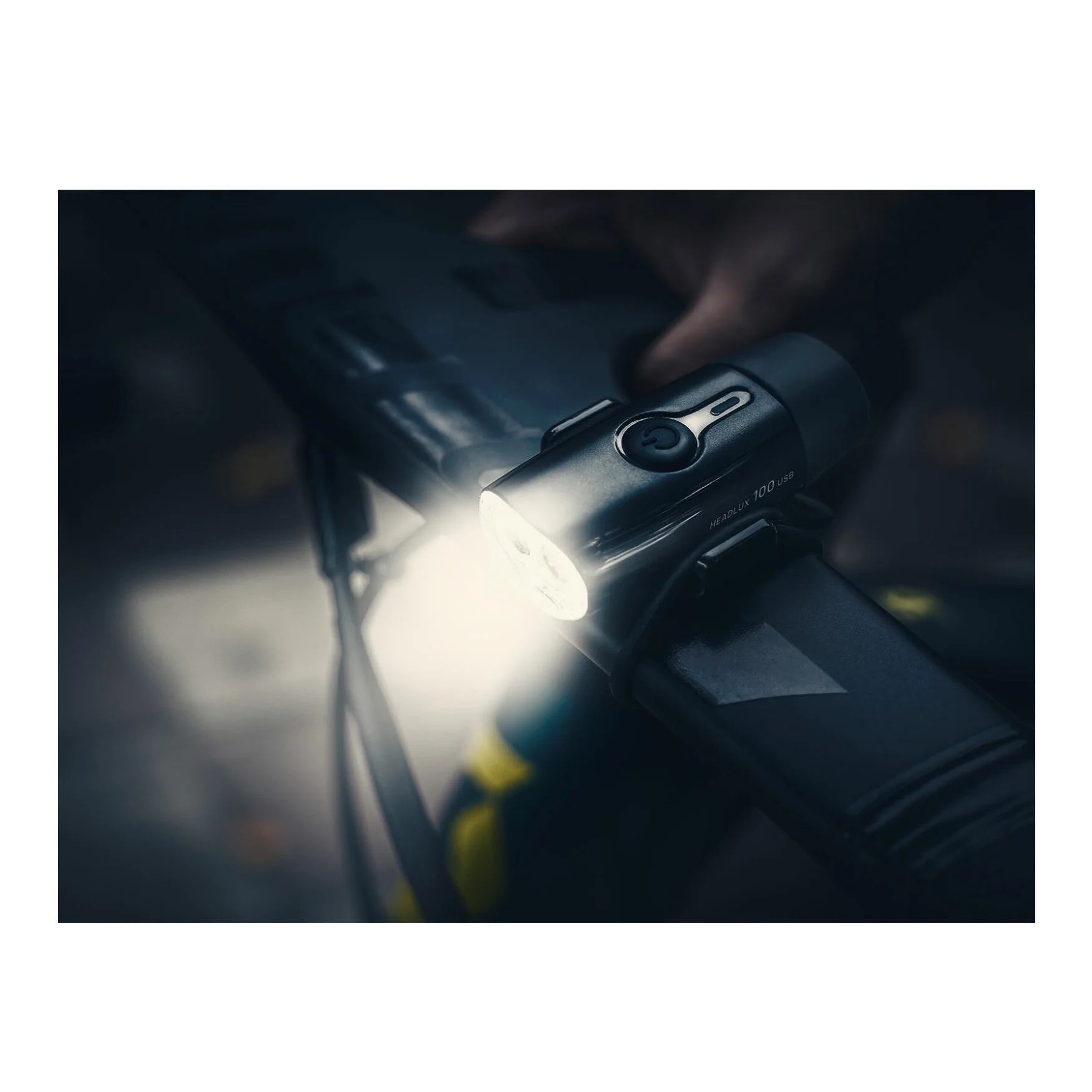 Topeak PowerLux USB Combination Light Set and OnGuard Bulldog STD Bike U-Lock (4.53 x 9.06 Inch)