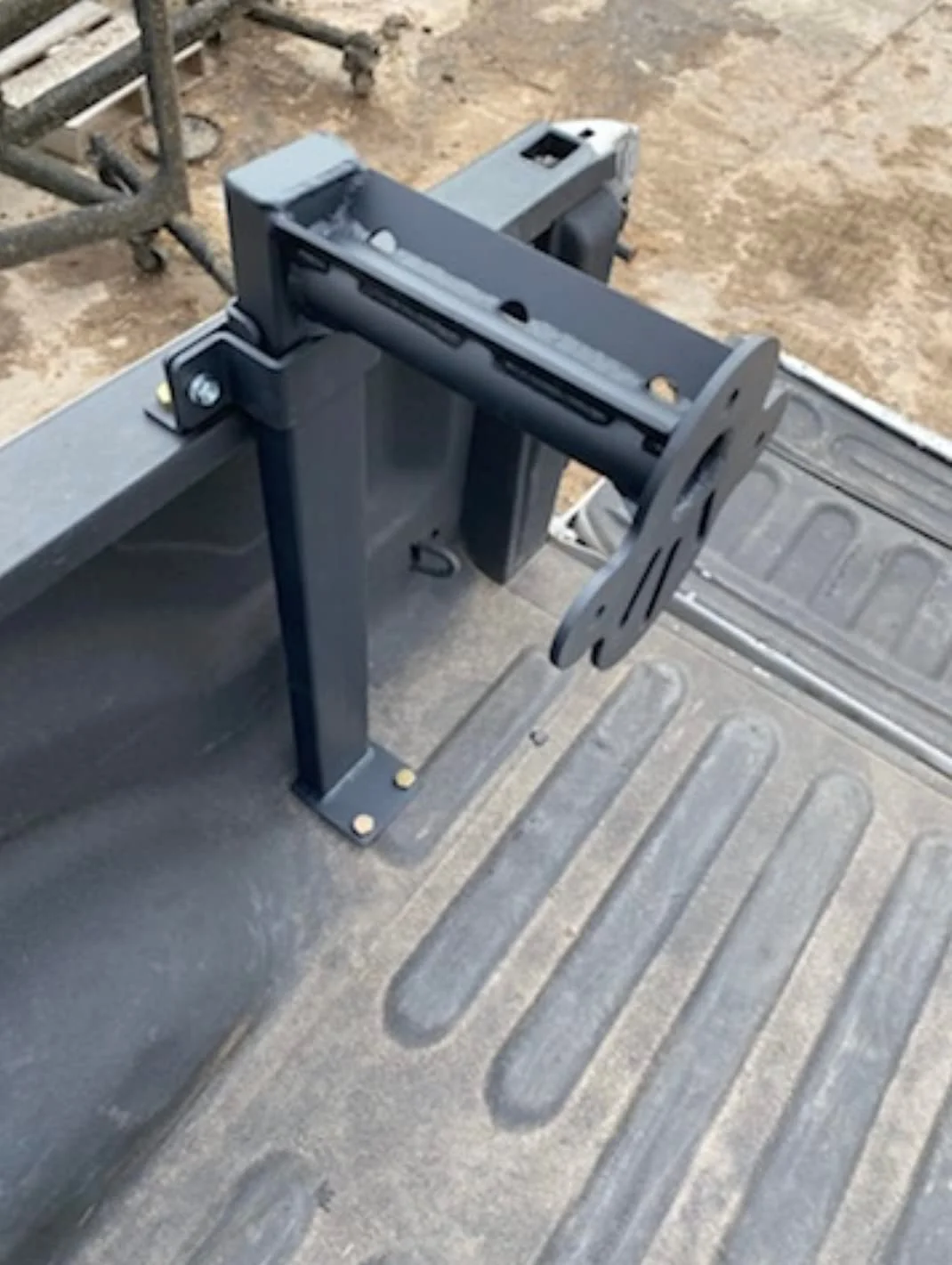 Universal 4x4 Bed Mounted Spare Tire Carrier