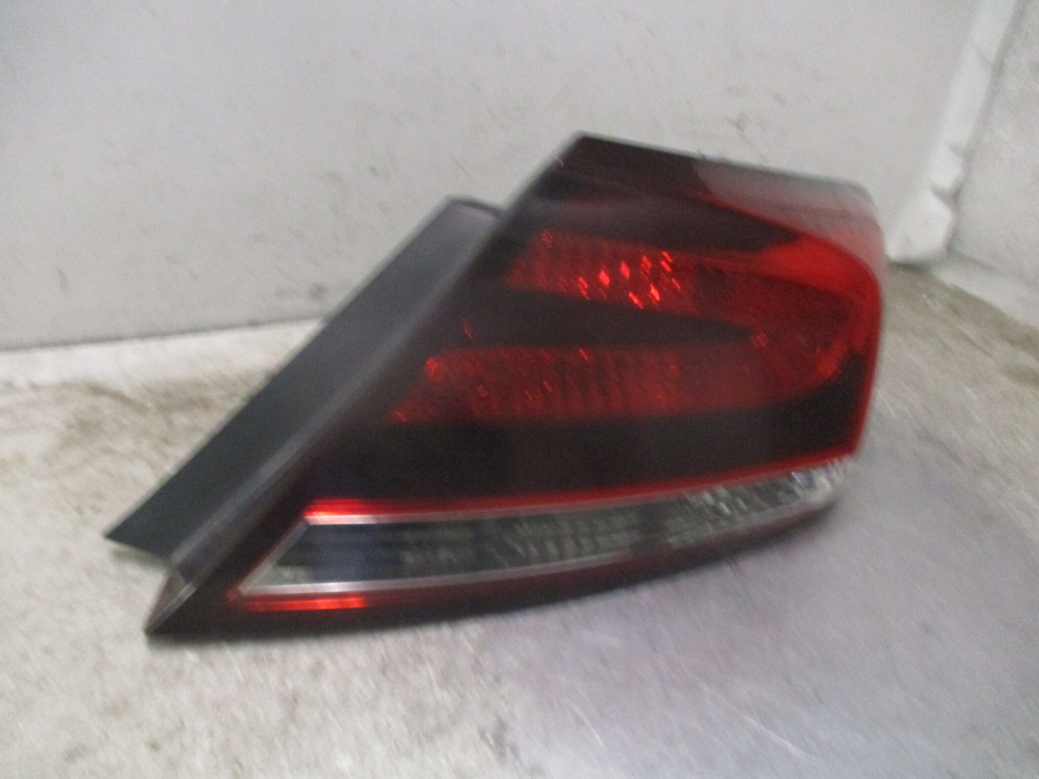 Pre-Owned 2014-2015 Honda Civic Passenger RH Tail Light Lamp OEM (Good)