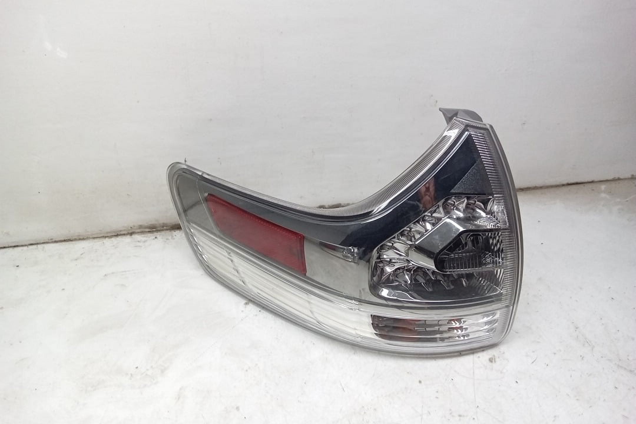 Pre-Owned 13 2013 Toyota Sienna Driver LH Tail Light Lamp OEM (Good)