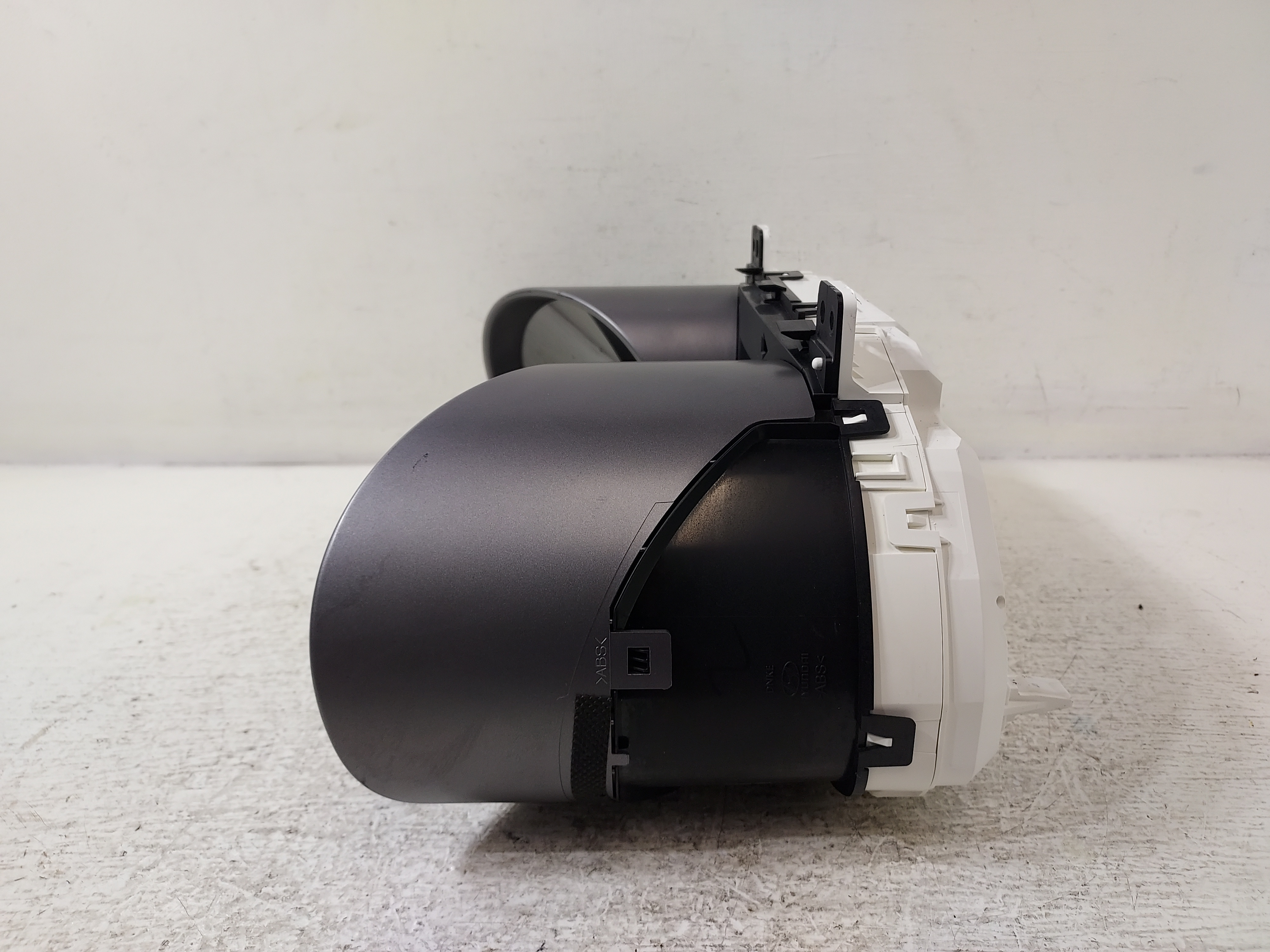 Pre-Owned 2017-2018 Hyundai Santa Fe Speedo Speedometer Cluster 32K Miles OEM LKQ (Good)