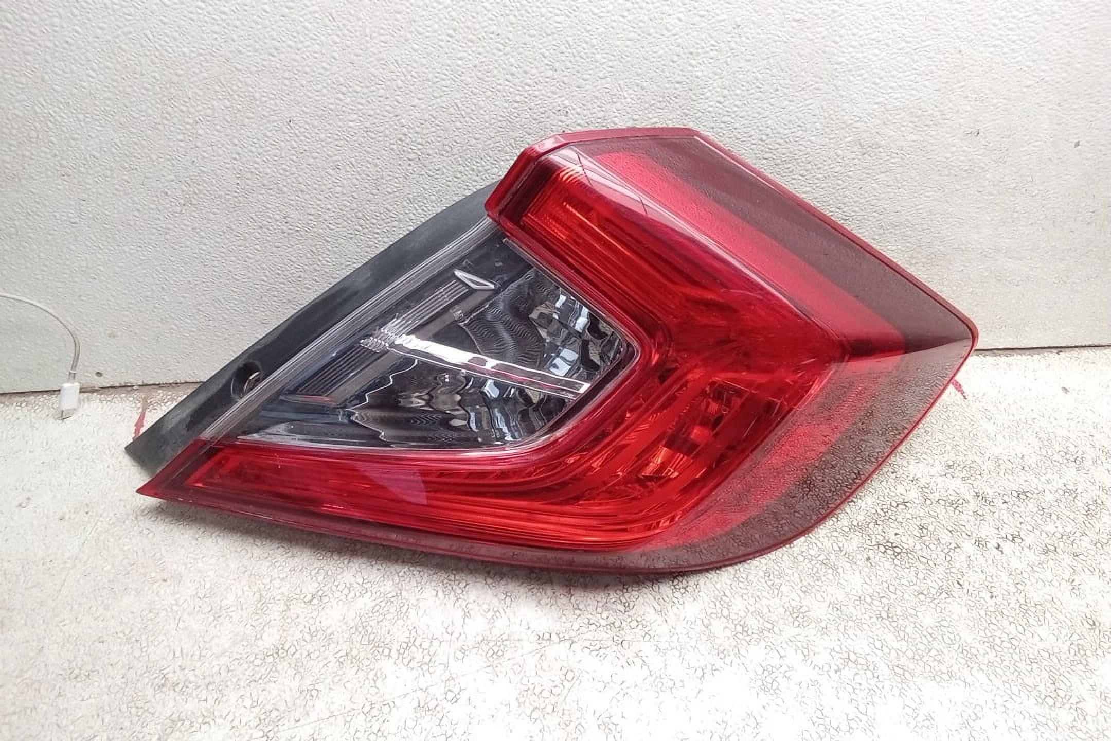 Pre-Owned 2019 Honda Civic Passenger RH Tail Lamp Assembly OEM (Good)