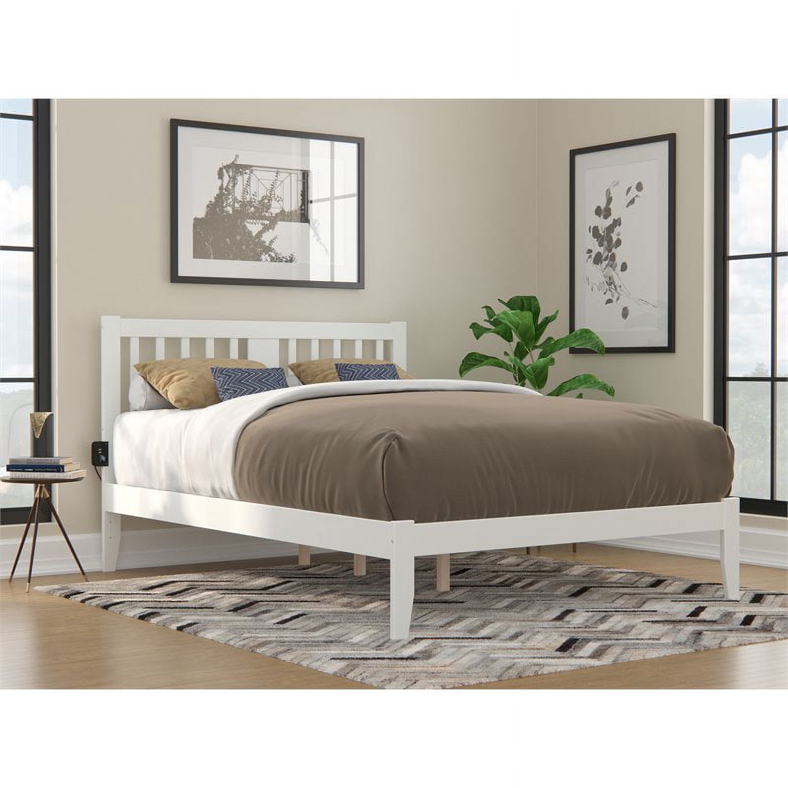 Bowery Hill Transitional Wood Queen Spindle Bed with USB Turbo Charger in White
