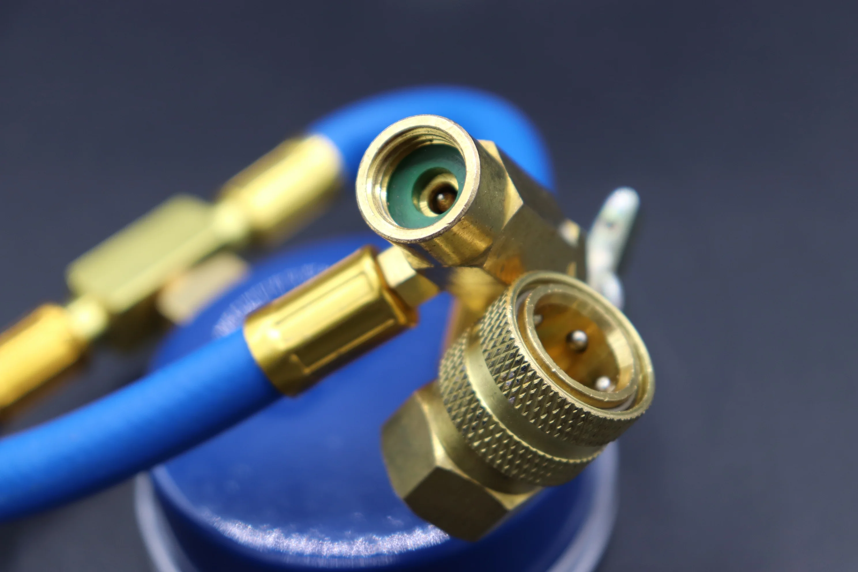 Envirosafe R134a SUV Industrial Replacement, 3 cans and Brass gauge, R-134a, R134