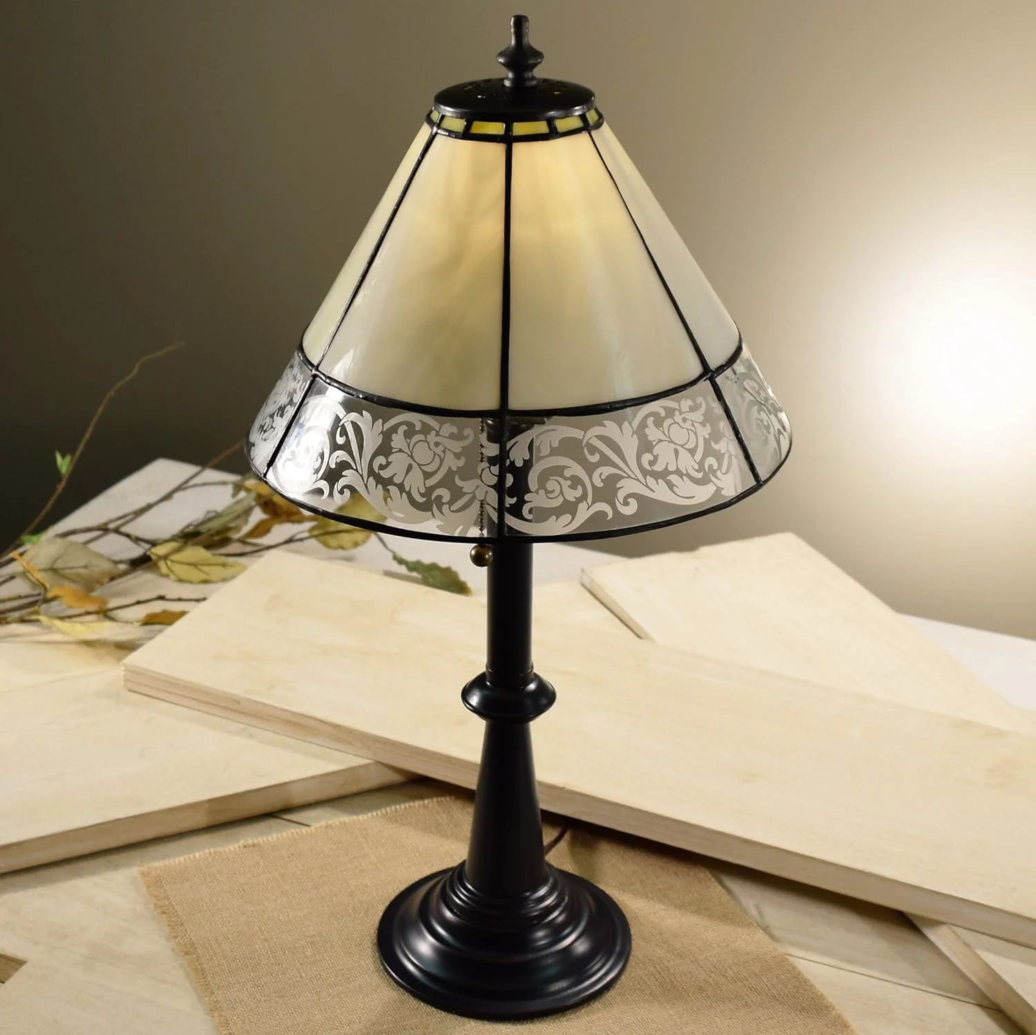 NLIBOOMLife Lam 639 TB Tiffany Stained Glass Table Lamp Curved Ivory Opal with Etching Dresser Bedside Accent Lighting