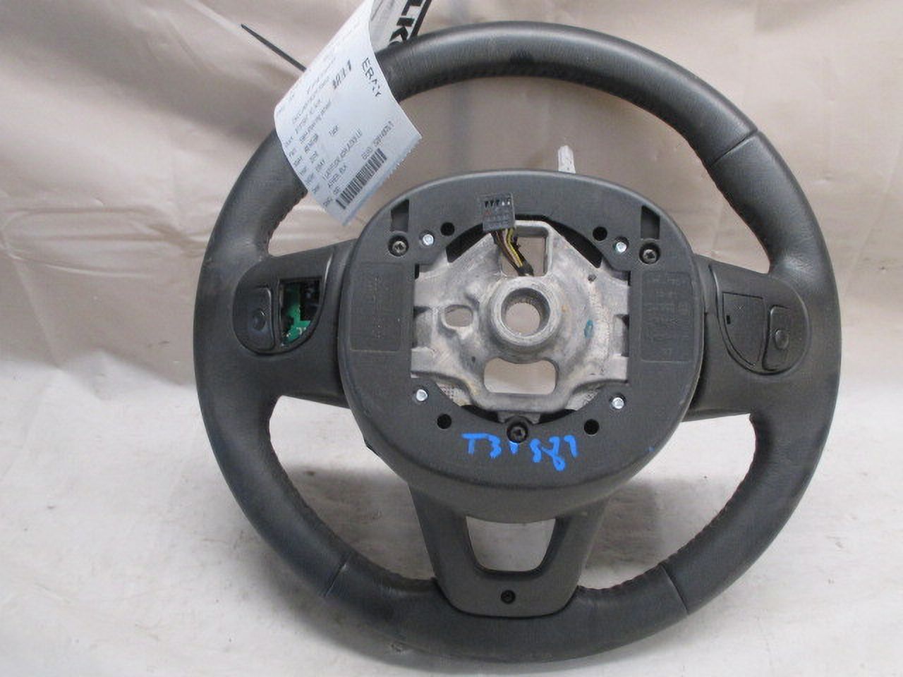 Pre-Owned 2016 Jeep Renegade Steering Wheel w/Controls OEM (Good)