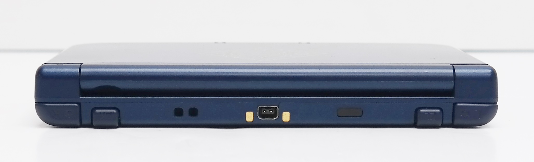 Pre-Owned Nintendo New 3DS XL Monster Hunter Generations Edition Handheld System (Good)