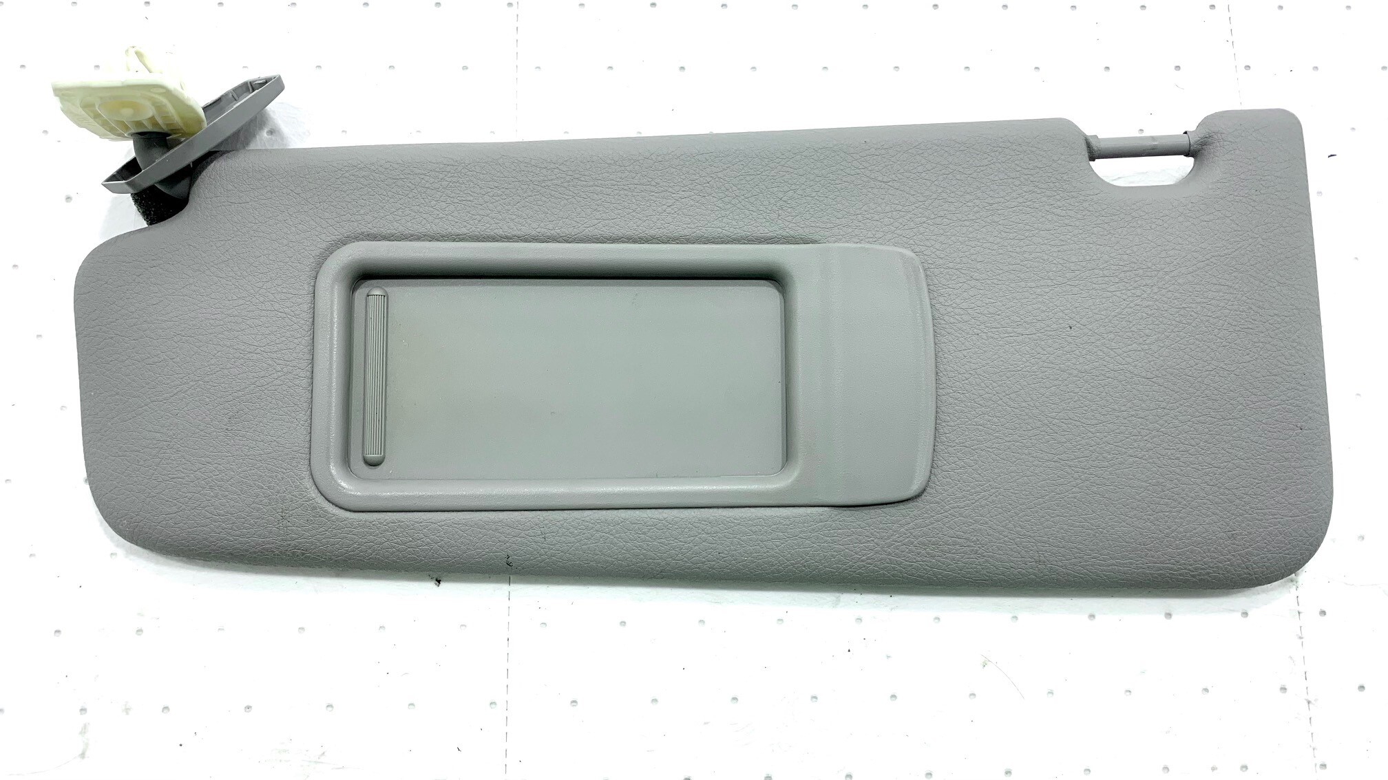 Pre-Owned 2011-2016 BMW 528 Series Driver LH Interior Visor Illuminated Vinyl Gray OEM (Good)