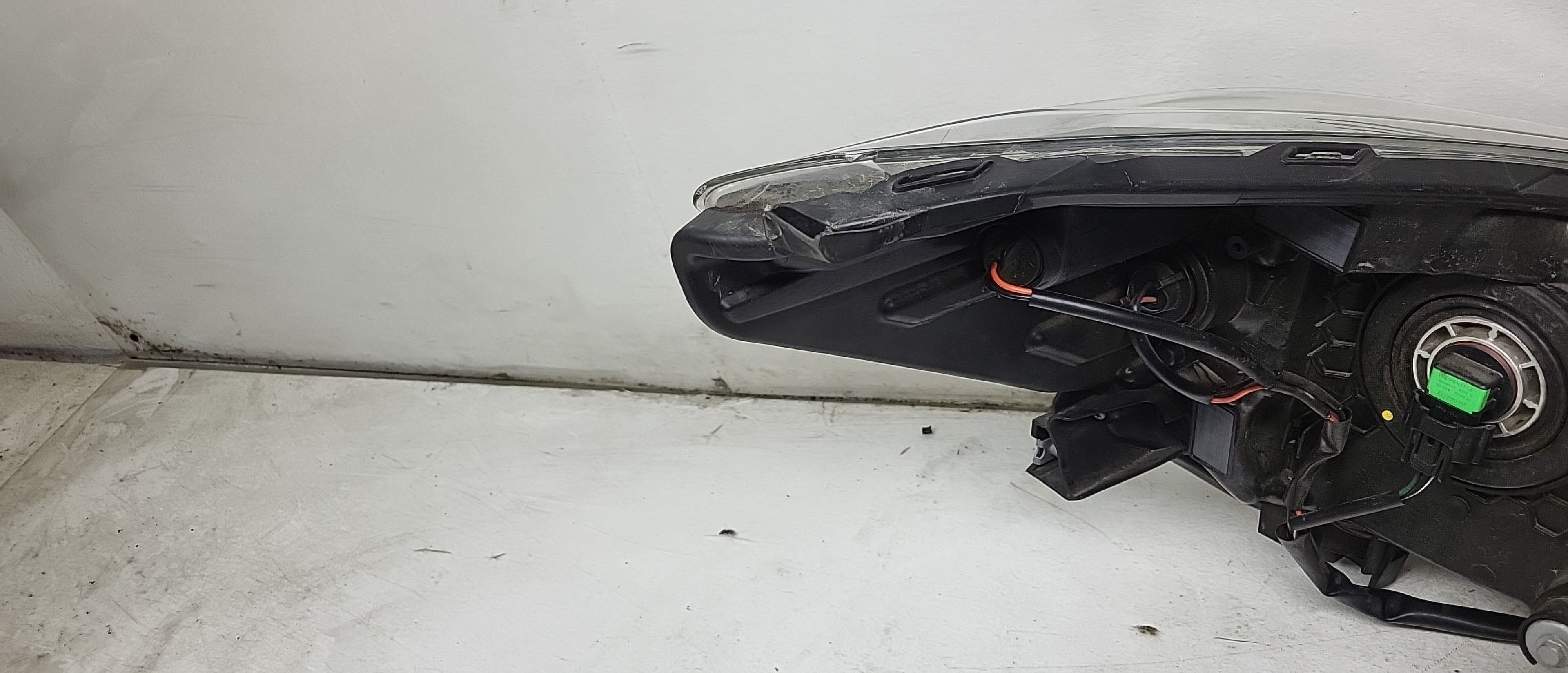 Pre-Owned 19 2019 Subaru XV Crosstrek Driver LH Head Light Lamp OEM (Good)