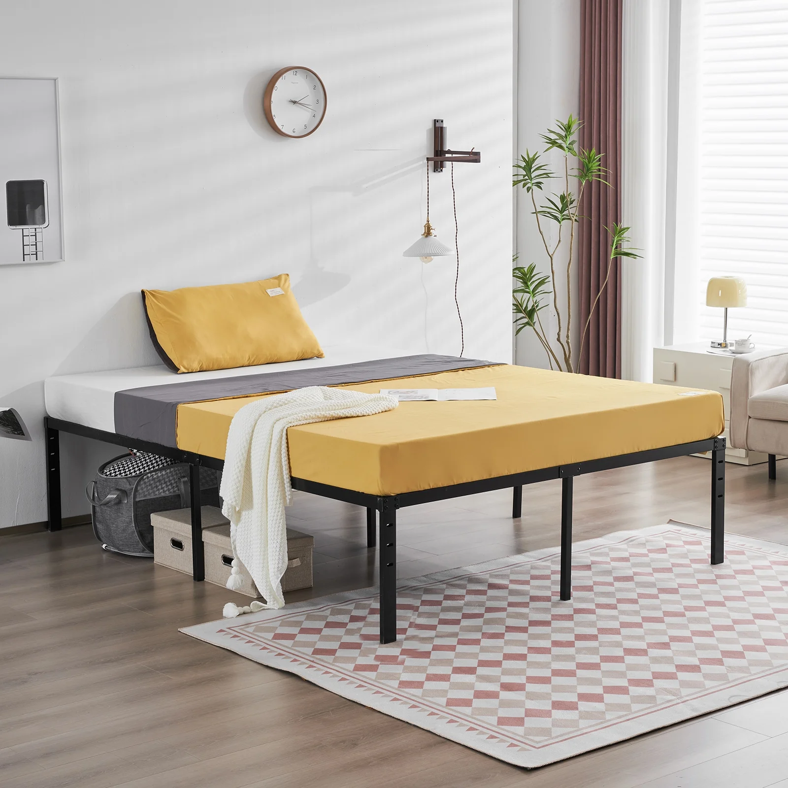 Roxona Simple Basic Iron Bed Frame Iron Bed 208.2 x 198 x 45.7cm Bed Height 18