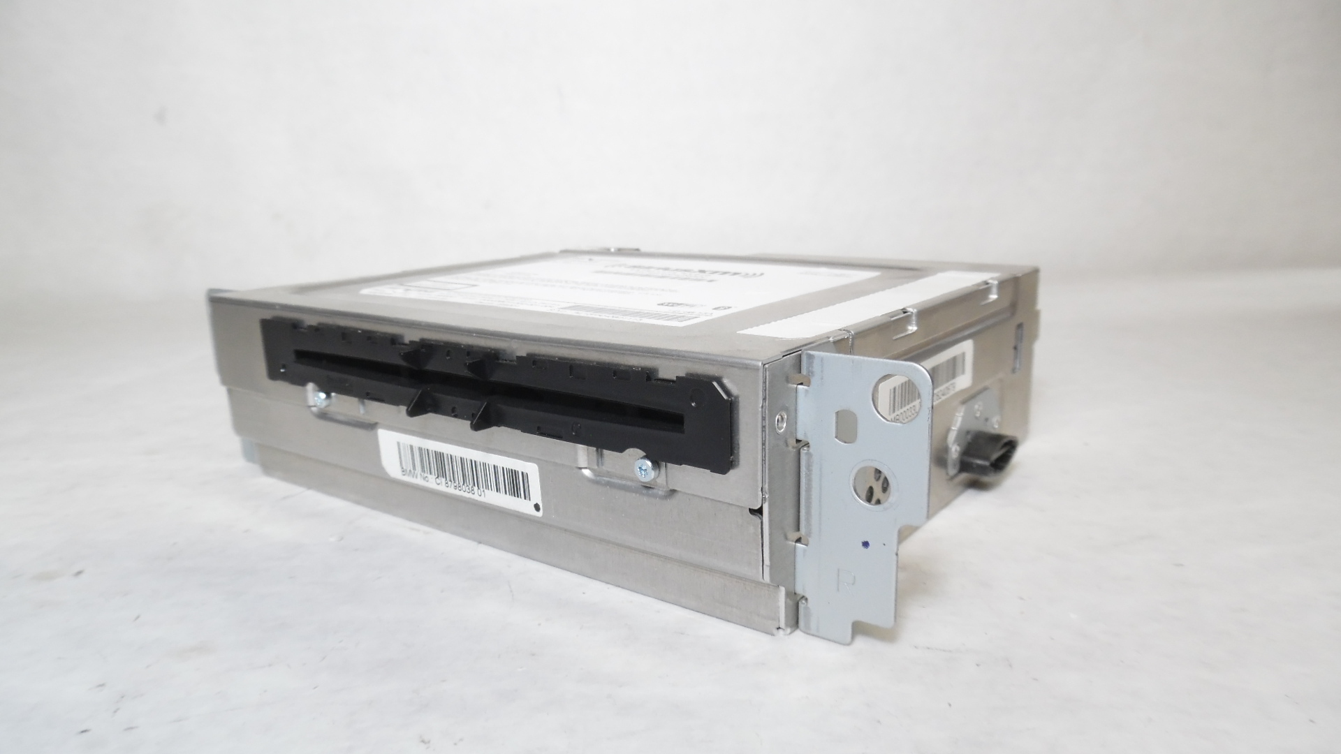 Pre-Owned 2018-2022 BMW X1 CD Player Radio Media Receiver w/ Satellite & Bluetooth OEM (Good)