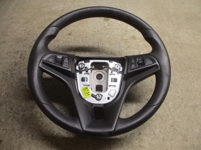 Pre-Owned 2020 Chevrolet Trax Steering Wheel w/Cruise Control OEM LKQ (Good)