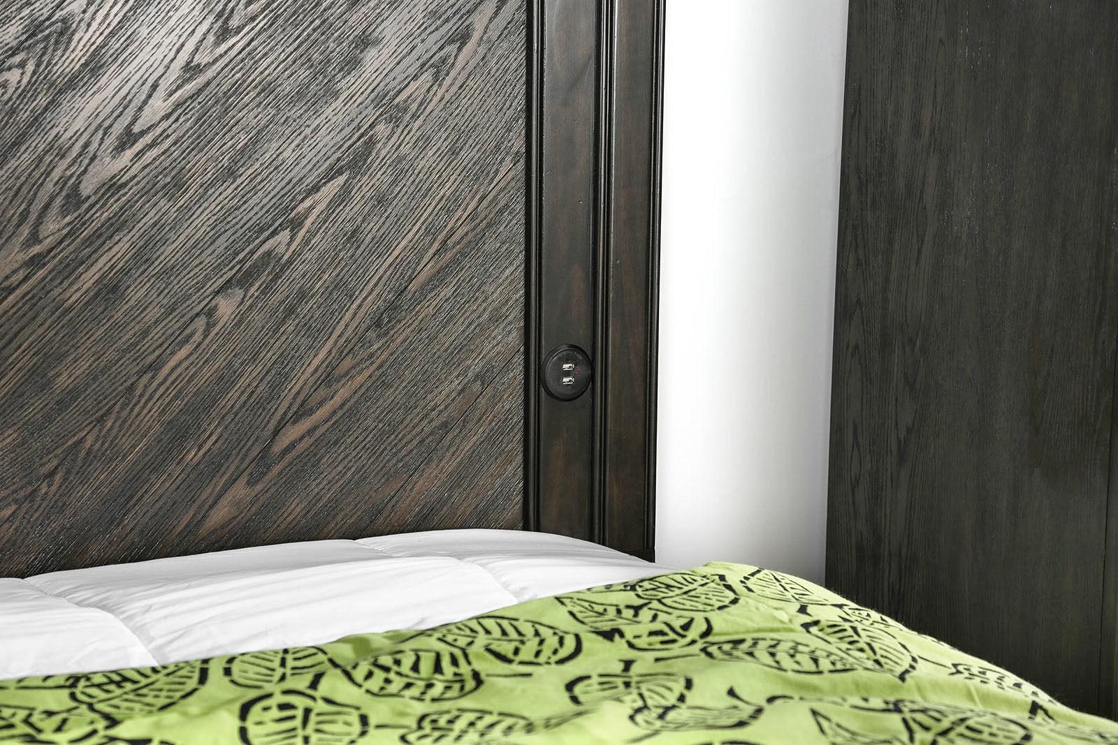 Transitional Espresso Solid Wood King Bed Furniture of America CM7315 Argyros