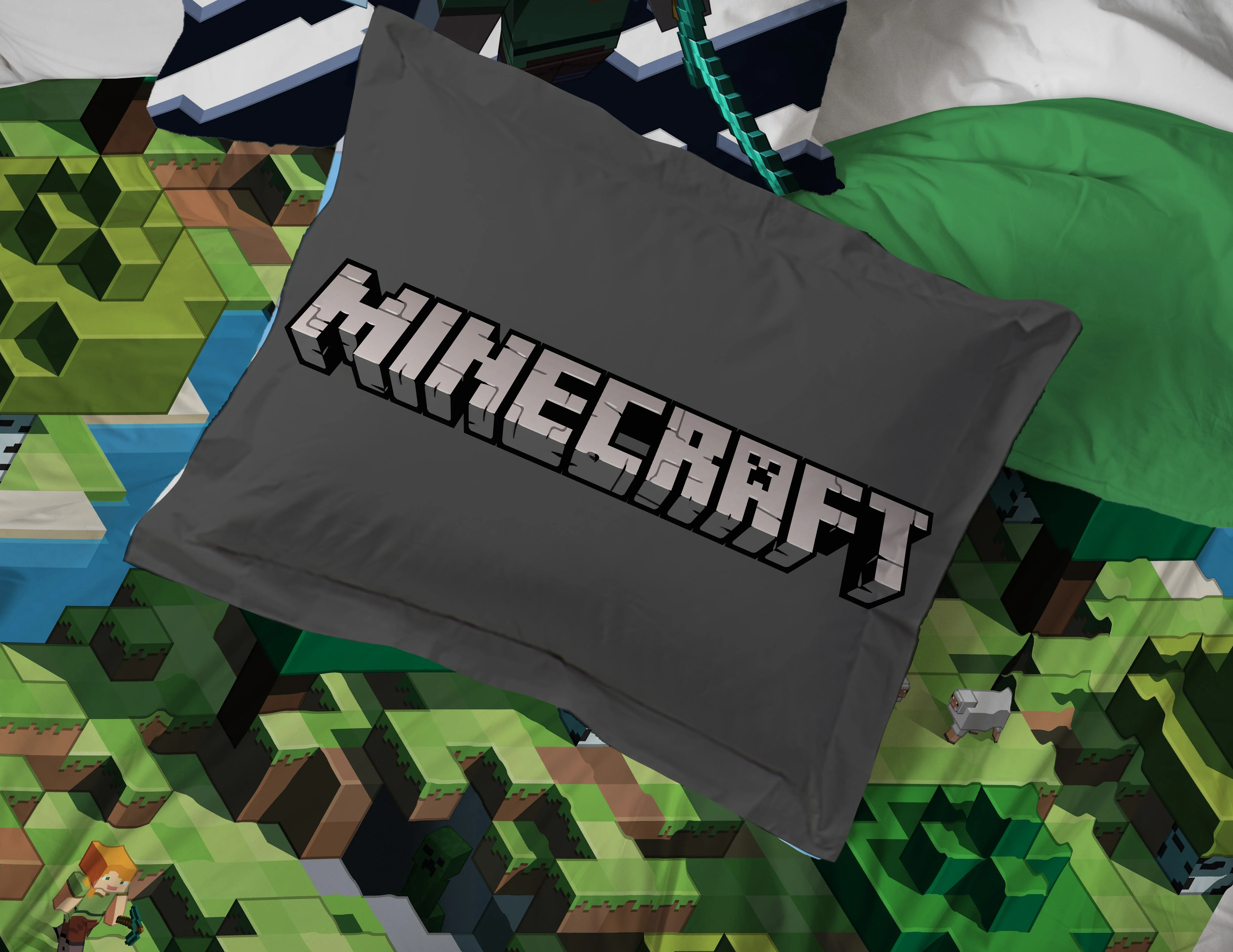 Minecraft Day & Night 7 piece Queen Bed Set with Sham, 100% Microfiber, Gaming Bedding