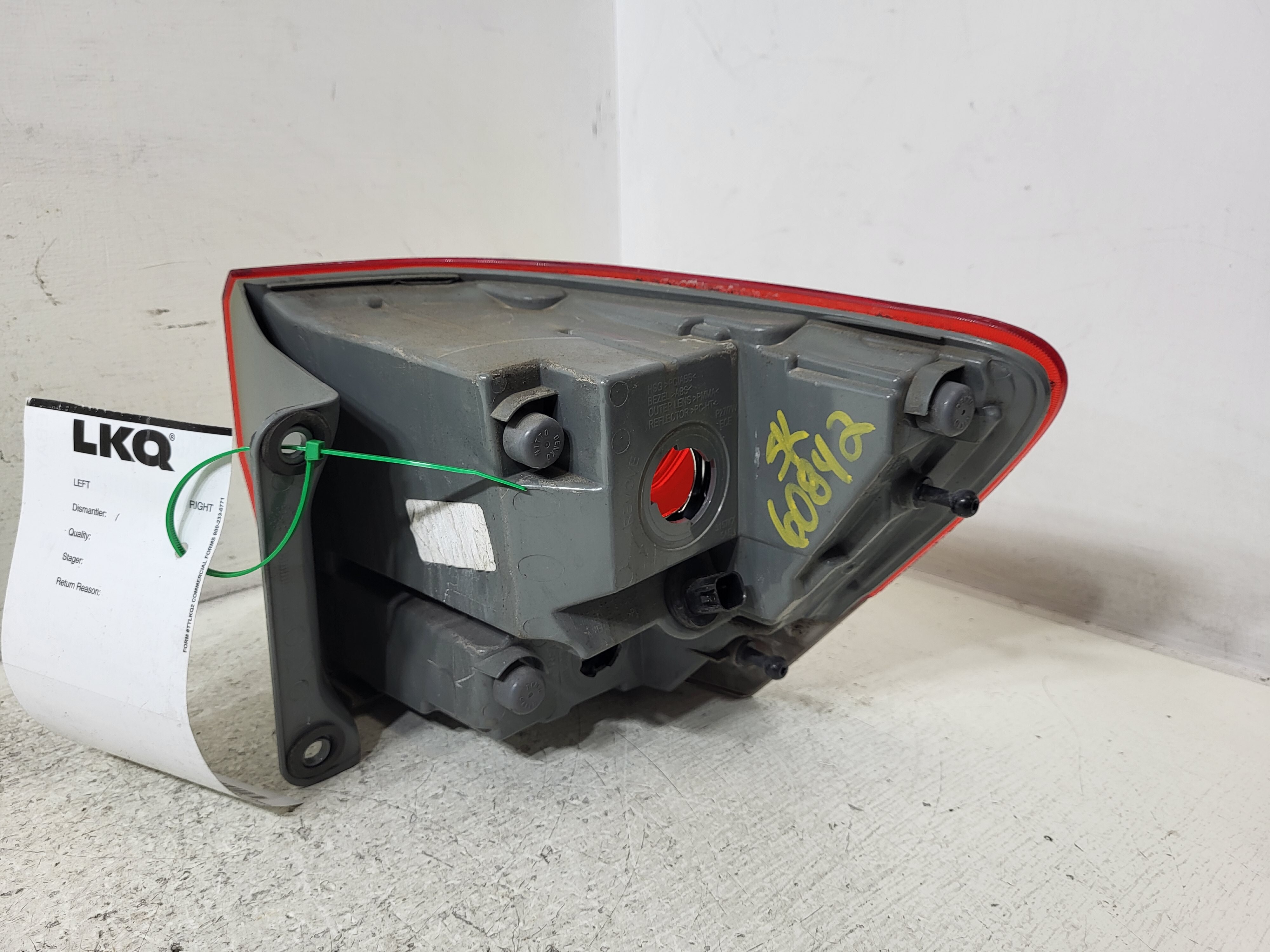 Pre-Owned 2015-2019 Jeep Grand Cherokee Driver Side LH Quarter Mount Tail Light Lamp OEM (Good)