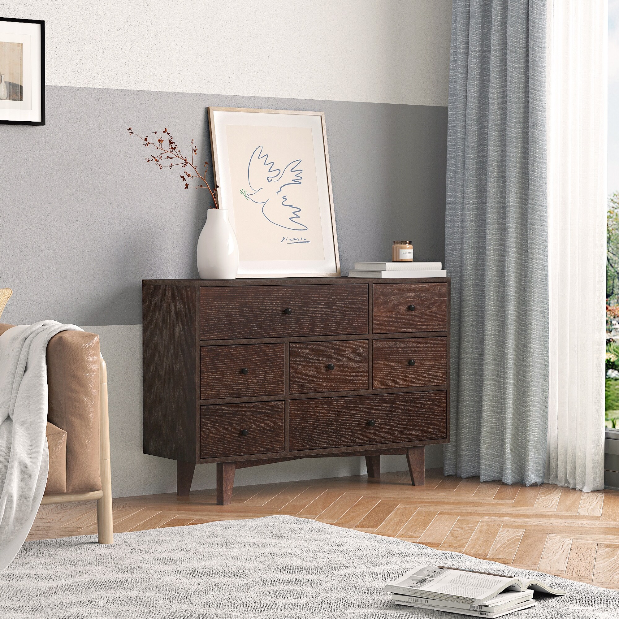 Stylish 7-Drawer Dresser with Metal Knobs