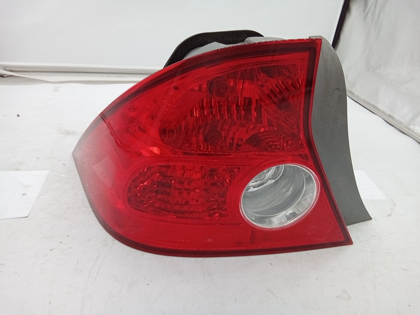 Pre-Owned 2005 Honda Civic Driver LH Tail Lamp Assembly OEM (Good)