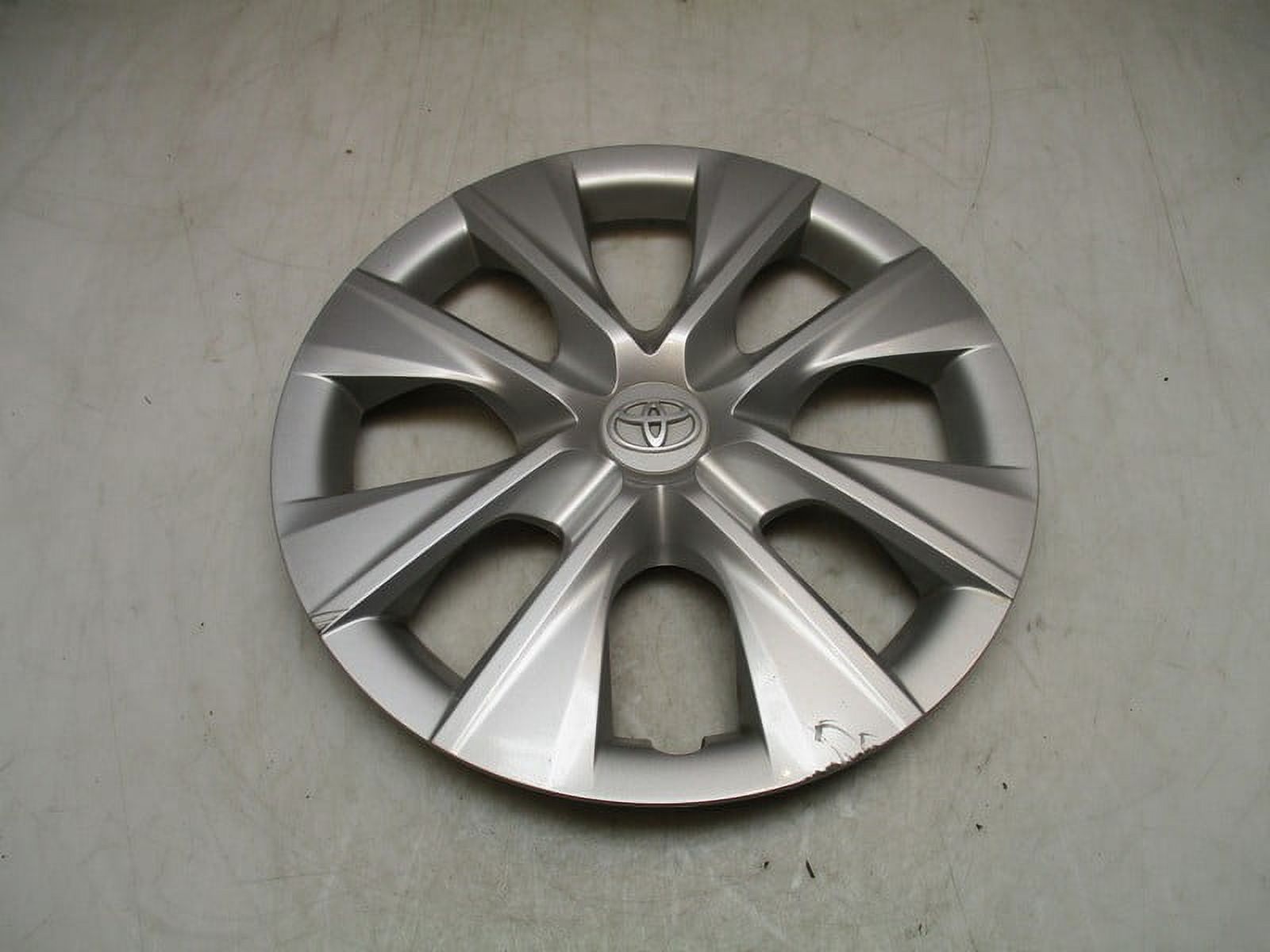 Pre-Owned 2014-2019 Toyota Corolla 15 Inch Wheel Cover Hub Cap OEM (Good)