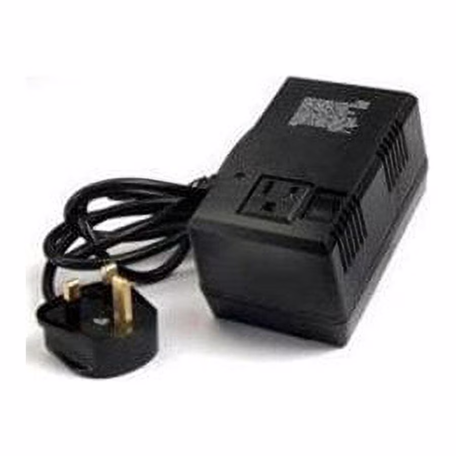 VCT VTM-150UK - Deluxe 220V/240V Step Down Travel Voltage Converter To Use USA Products in UK - Good For Laptops & Chargers etc.