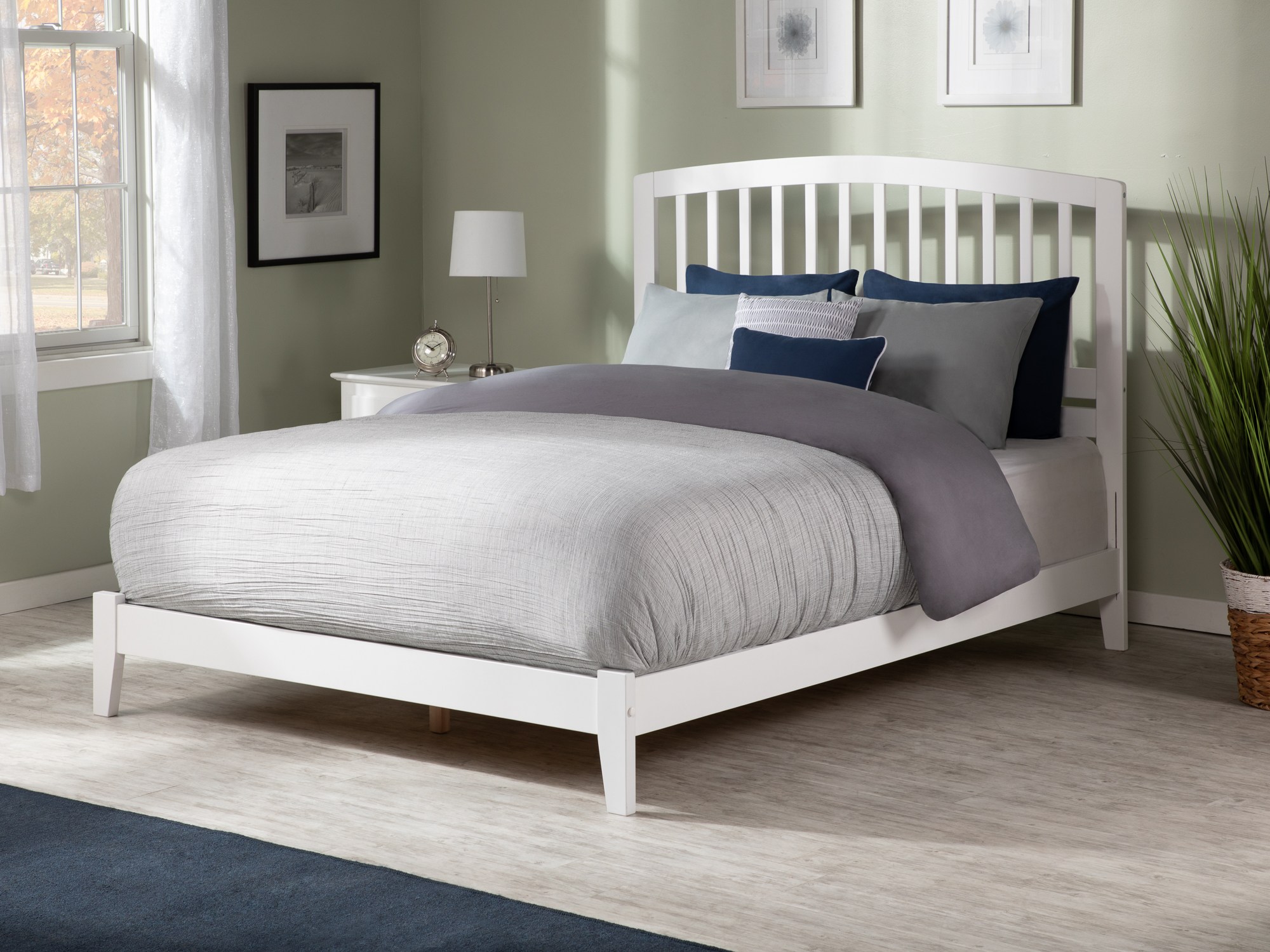 Richmond Full Traditional Bed in White