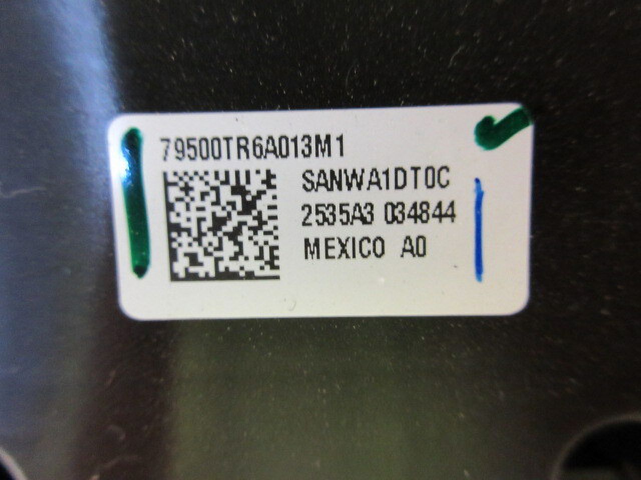 Pre-Owned 2013-2015 Honda Civic AM FM CD MP3 Radio Receiver w/Temperature Control OEM LKQ (Good)