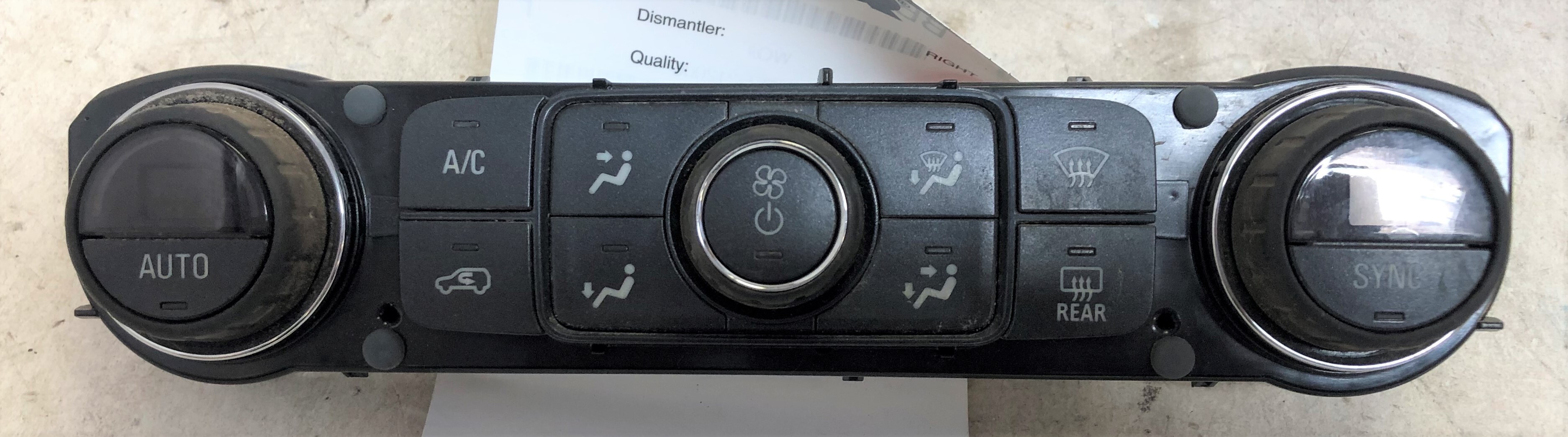 Pre-Owned 14-15 GMC Sierra 1500 Heater AC Temperature Climate Controls OEM LKQ (Good)