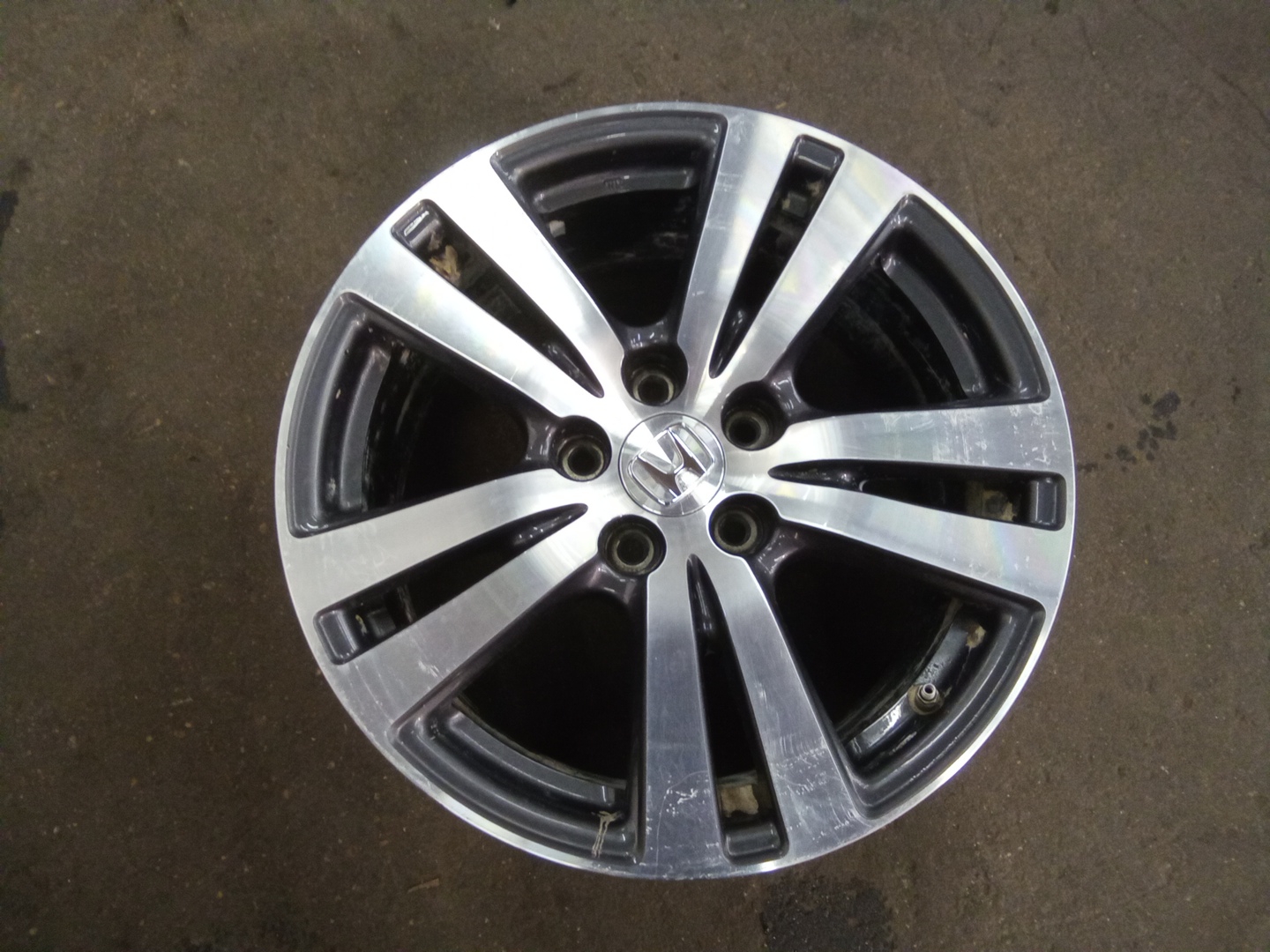 Pre-Owned 2016-2018 Honda Pilot 18x8 Alloy 5 Double Spoke Wheel Rim OEM (Good)