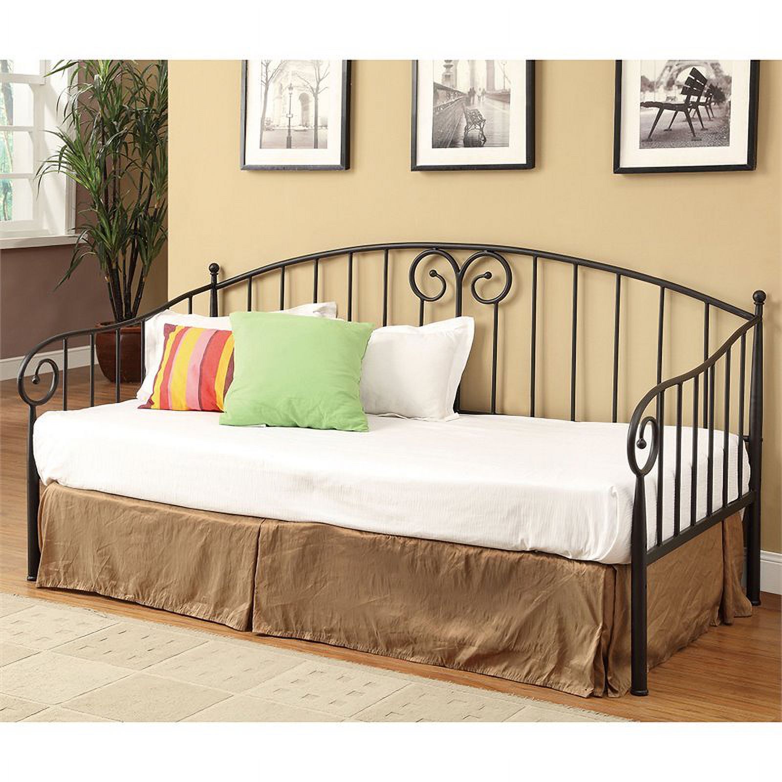 Bowery Hill Twin Metal Spindle Daybed in Black