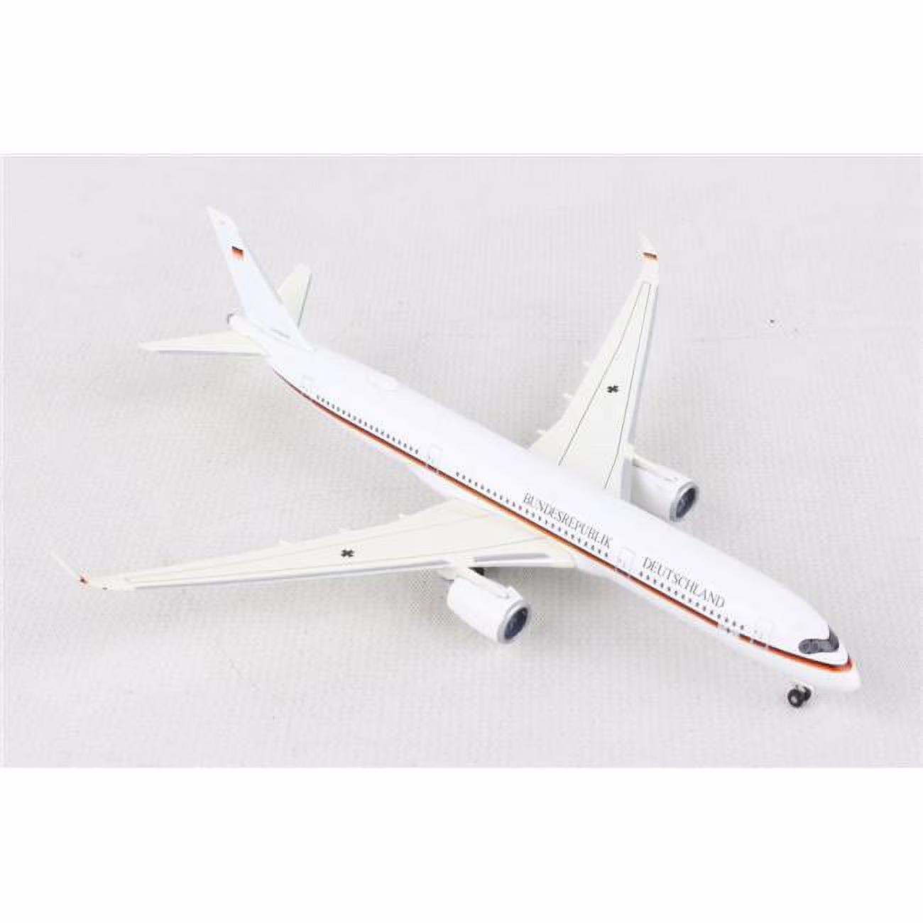 Herpa 500 Scale  1-500 Scale Luftwaffe A350-900 Flugbereitschaft Model Airplane