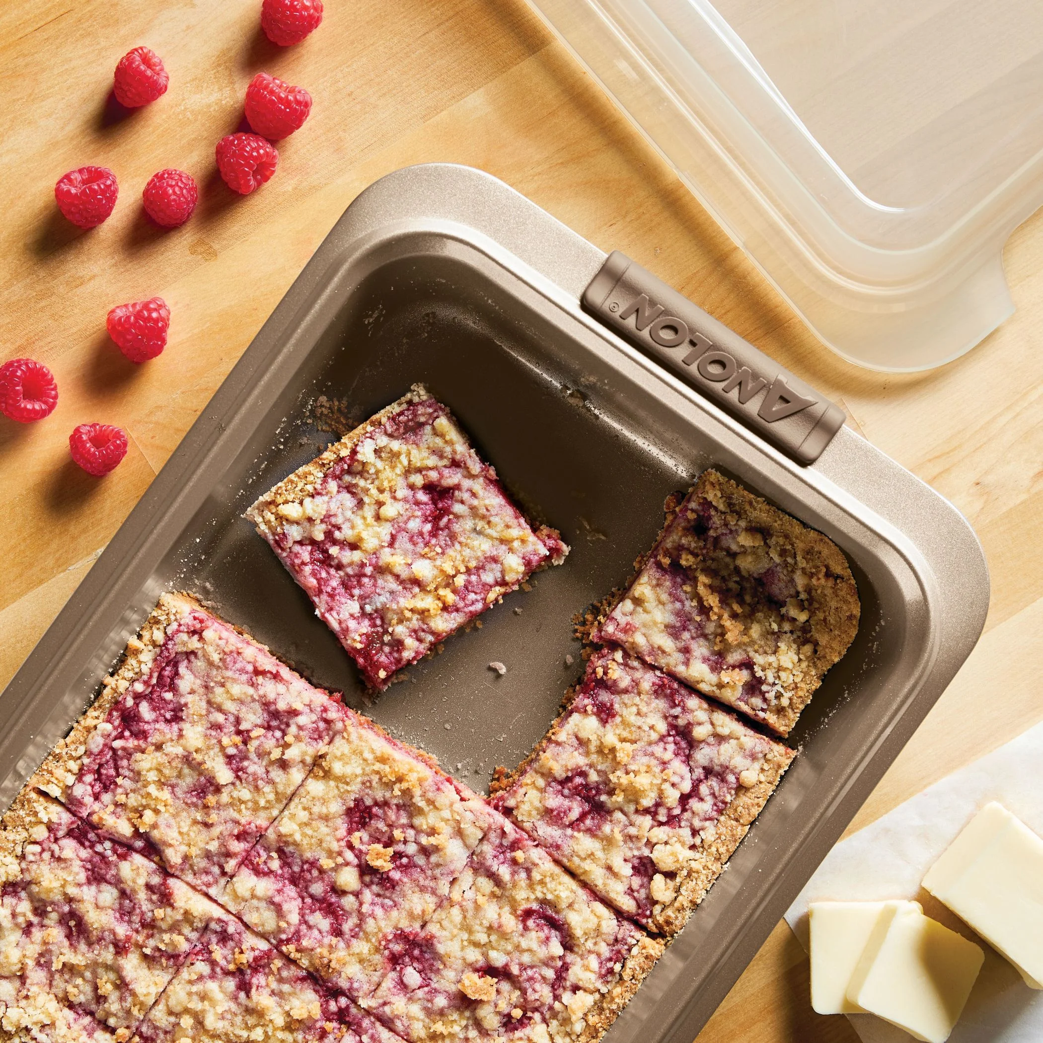 Anolon Advanced Bronze Nonstick Bakeware Cake Pan with Lid and Silicone Grips, 9-inch x 13-inch, Bronze