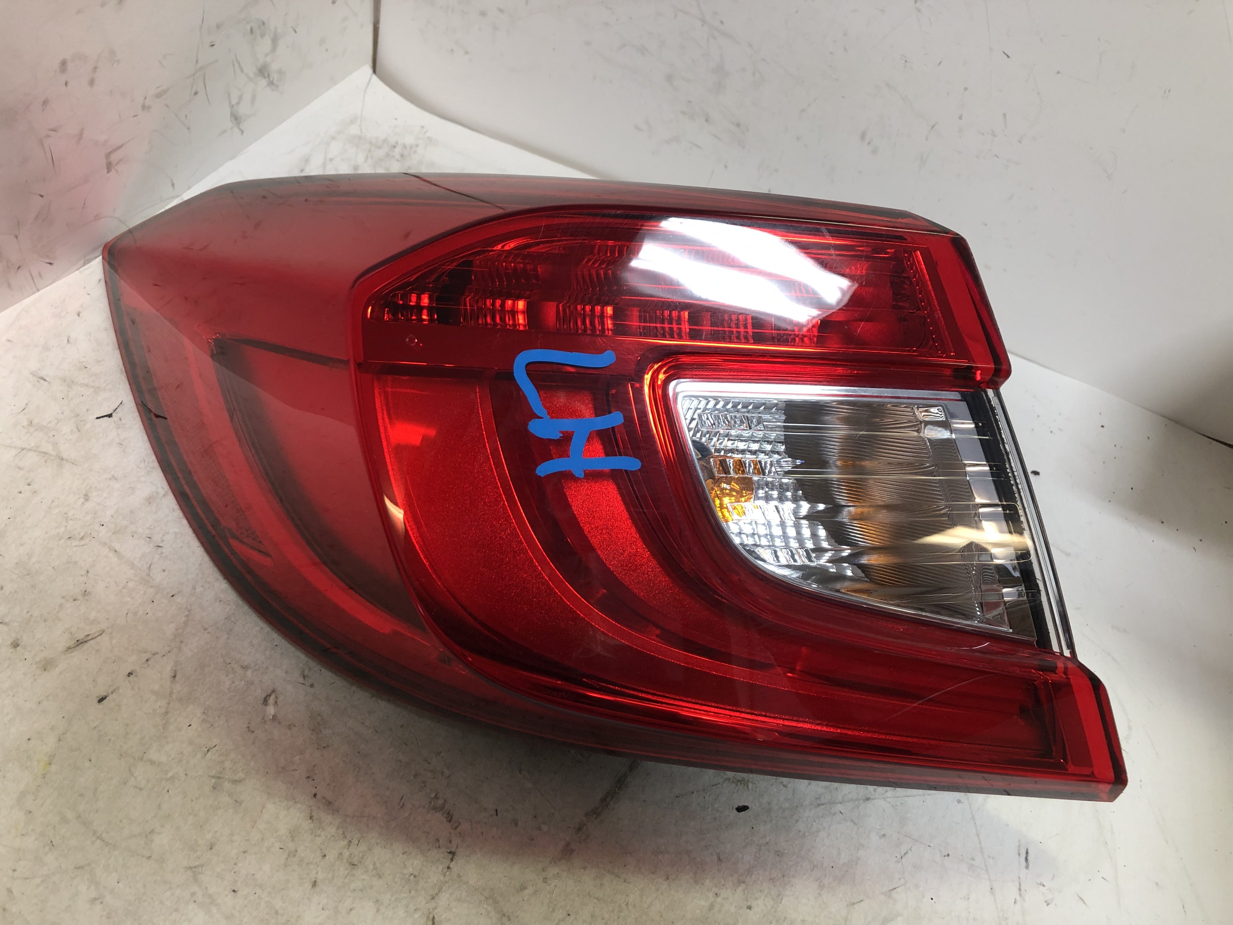 Pre-Owned 18-22 Honda Accord LH Driver Tail Light Lamp Quarter Panel Mounted OEM LKQ (Good)