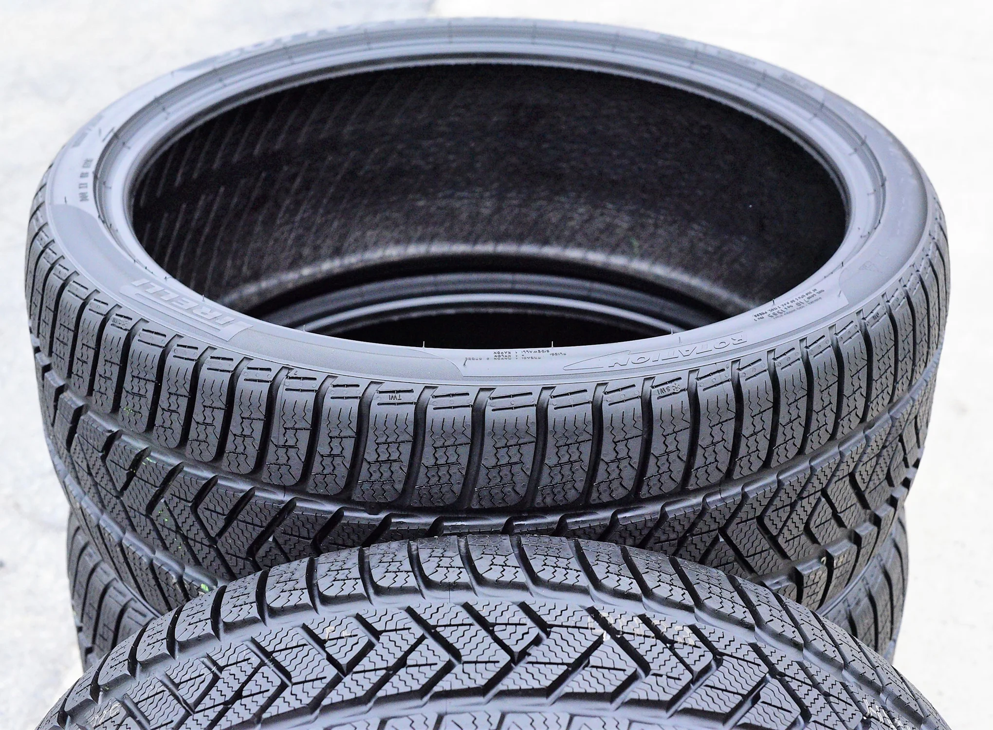 Pirelli Winter Sottozero 3 Winter 215/50R17 95V XL Passenger Tire