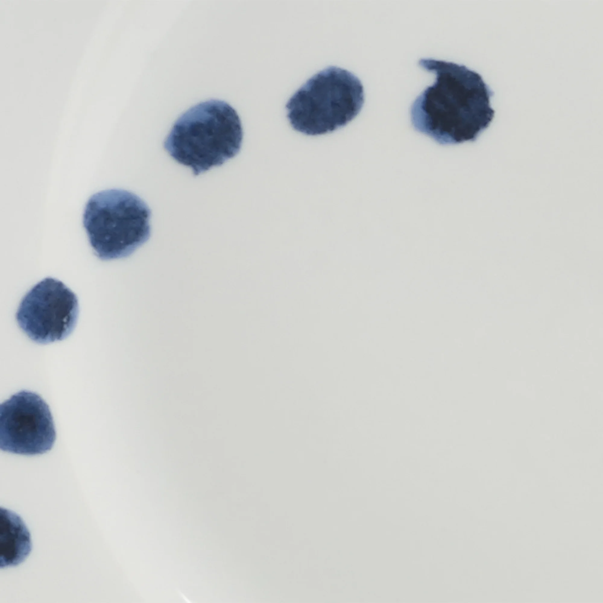 Tabletops Gallery Isla Round 16pc Dinnerware Set, Swirl and Dots Pattern