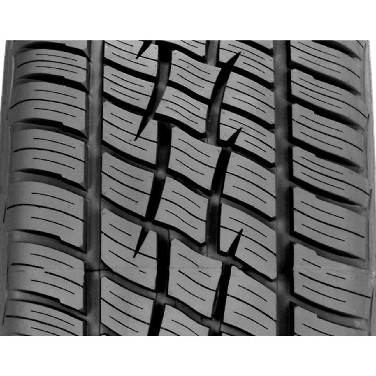 Cooper Discoverer H/T Plus All-Season 285/60R18 116T Tire