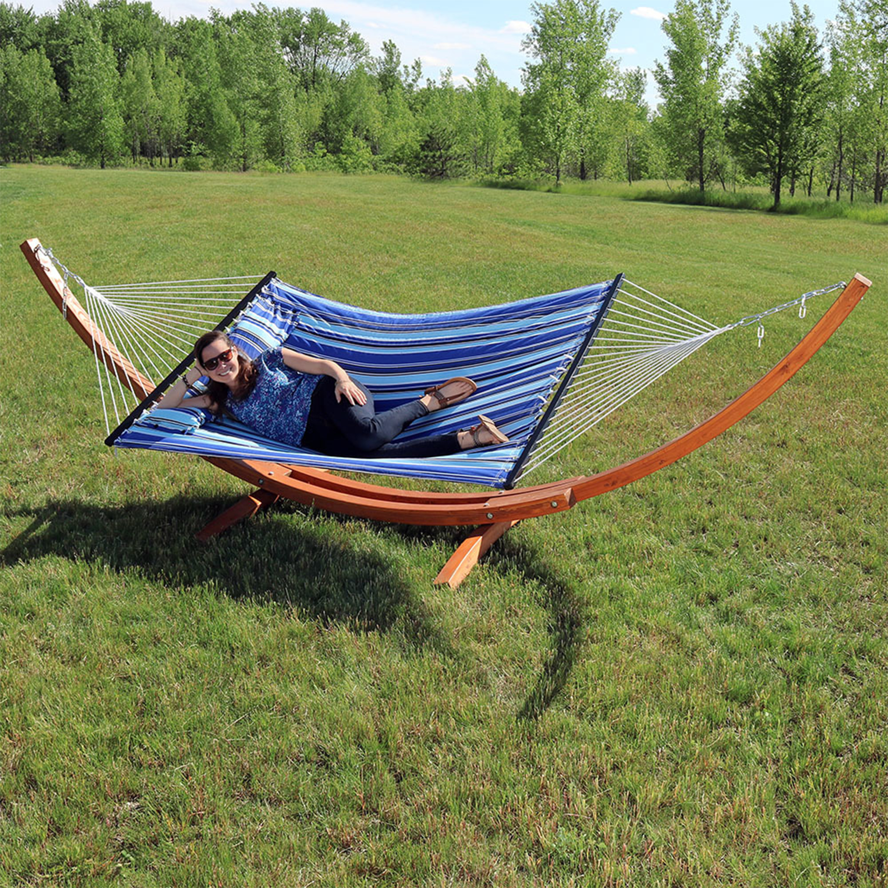 Sunnydaze 2-Person Double Quilted Hammock with Wooden Stand - Catalina Beach - 12'