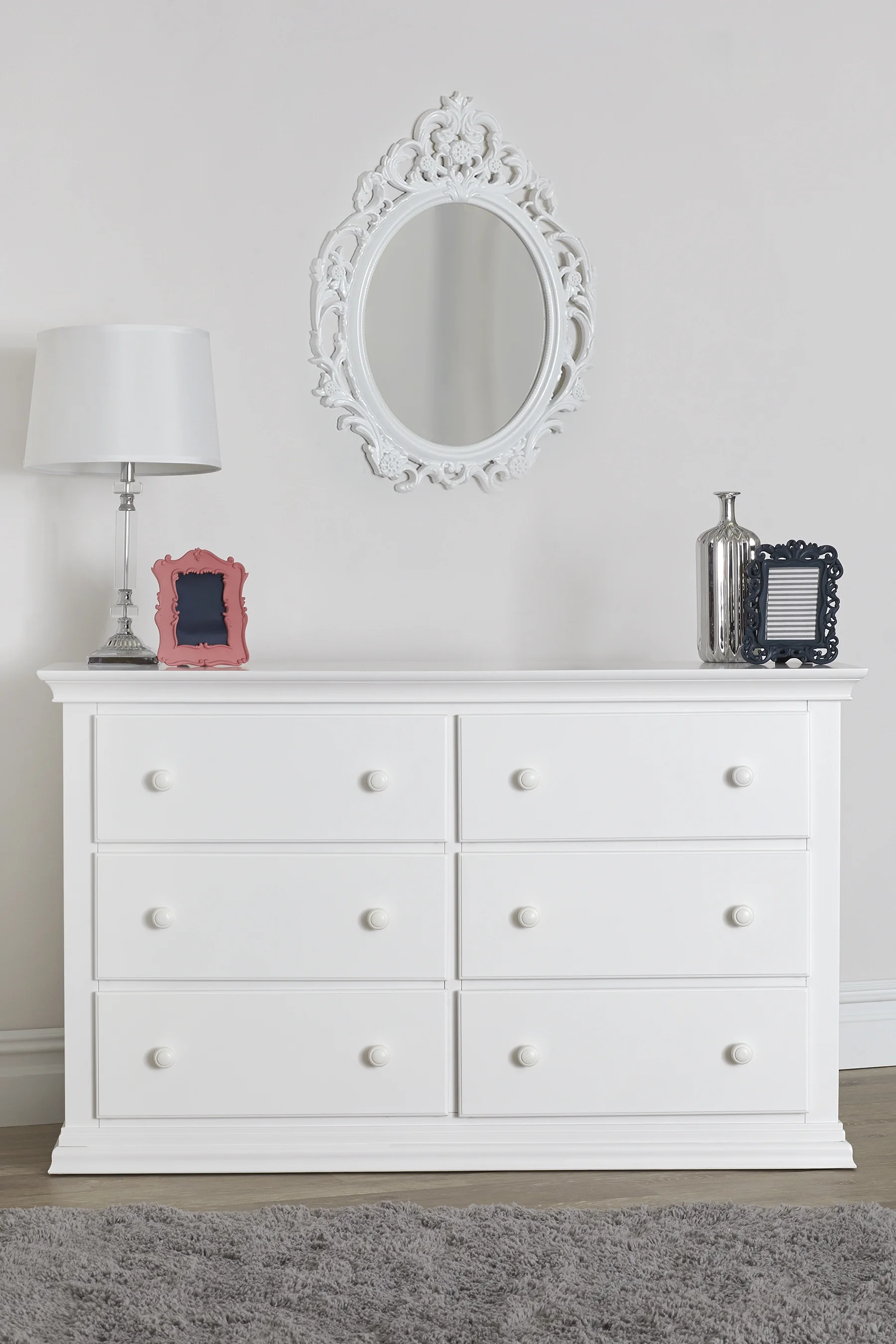 Suite Bebe Hayes 6-Drawer Traditional Wood Double Dresser in White