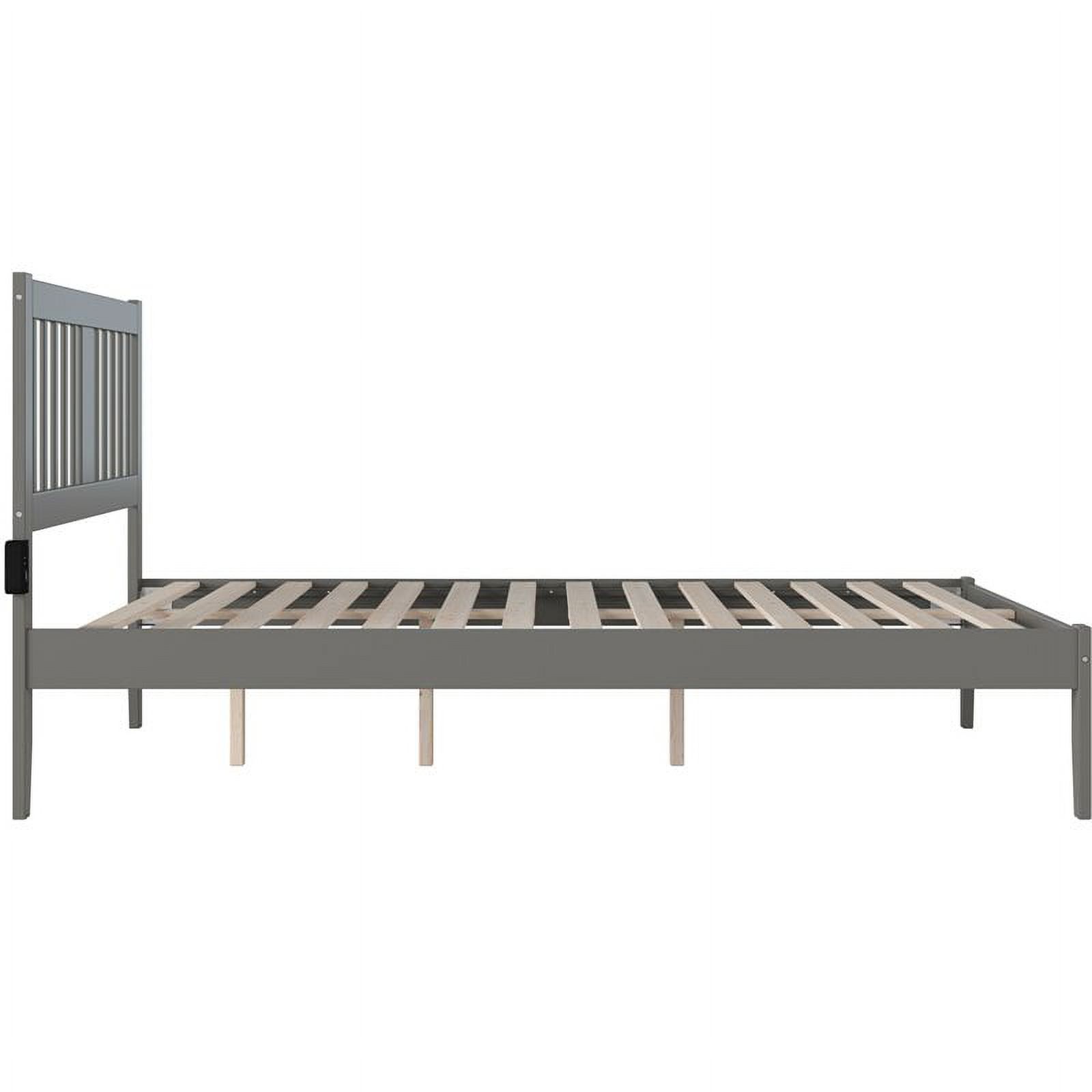 Bowery Hill Transitional Wood Queen Spindle Bed with USB Turbo Charger in Gray