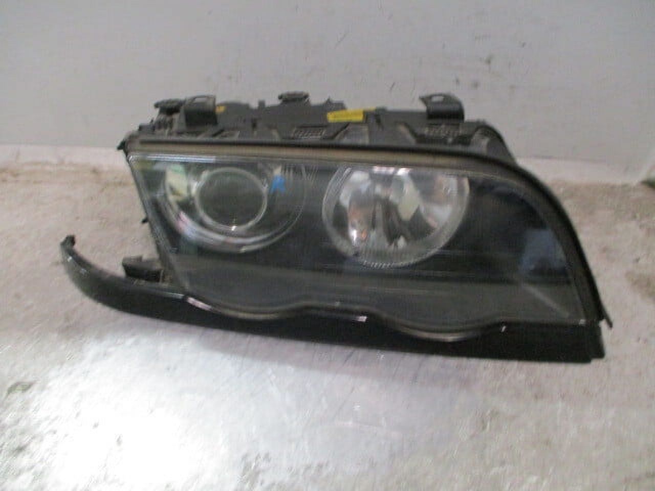 Pre-Owned 2001 BMW 330i Passenger RH Head Light Lamp OEM (Good)