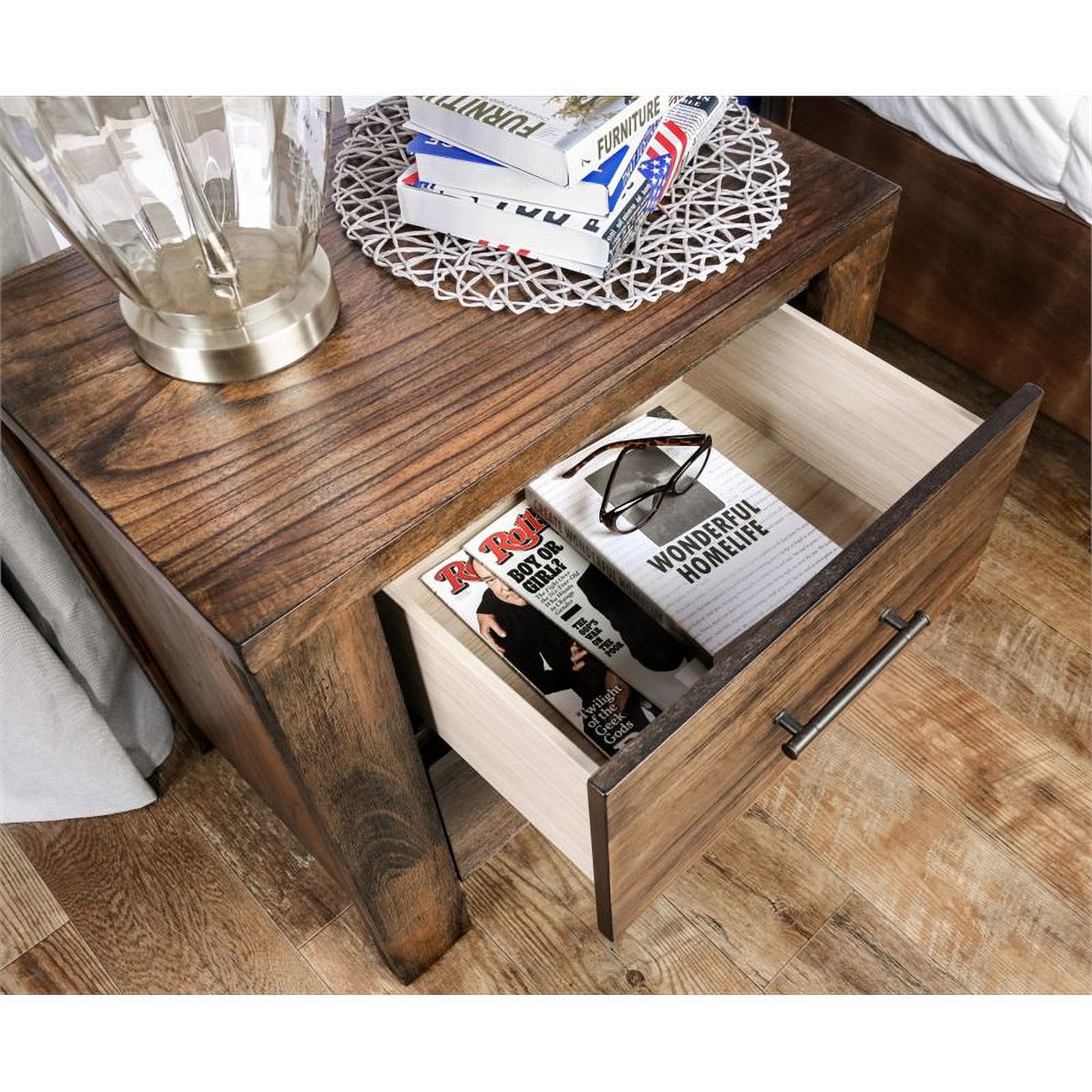 Nangetti Modern 4 Piece Wood Queen Bed with 2 Nightstand and Chest Set in Oak