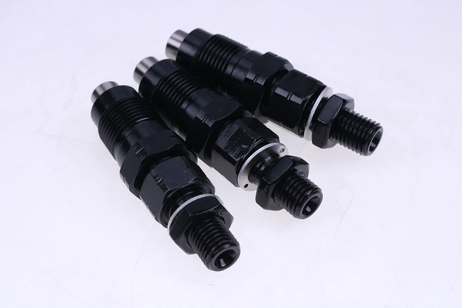 3Pcs Fuel Injector 6687911 6672405 for Kubota D1005 D1105 D905 V1305 V1505 Engine