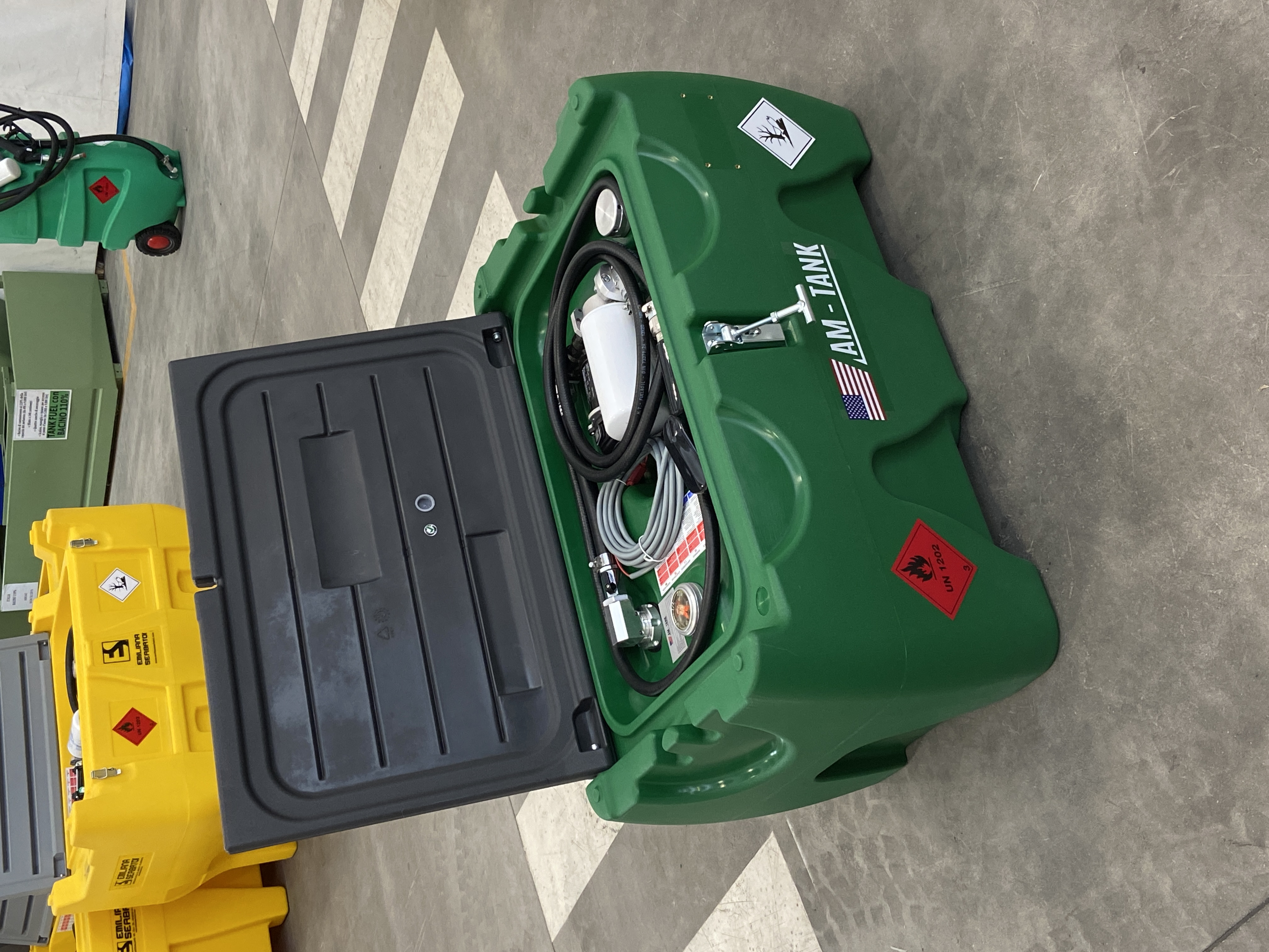 AM-TANK 40 DIESEL: Portable 40 gal Diesel Tank Low Profile with 12V Pump, Particulate and Water Filter, 13ft Hose and Auto-Nozzle.