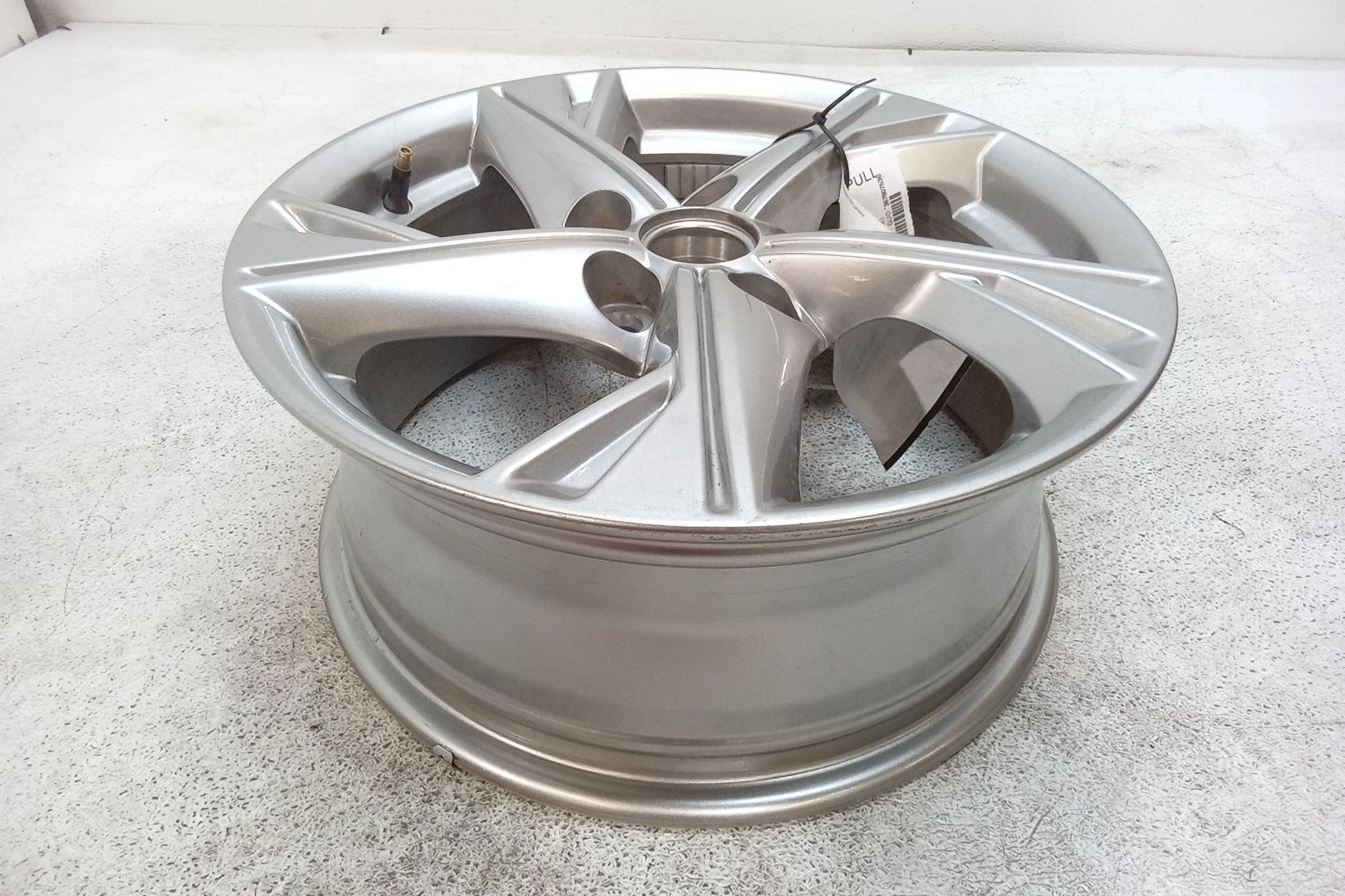 Pre-Owned 2022 Hyundai Sonata 16X6.5 Wheel Single Rim 5 Spokes 52910L0110 OEM (Good)