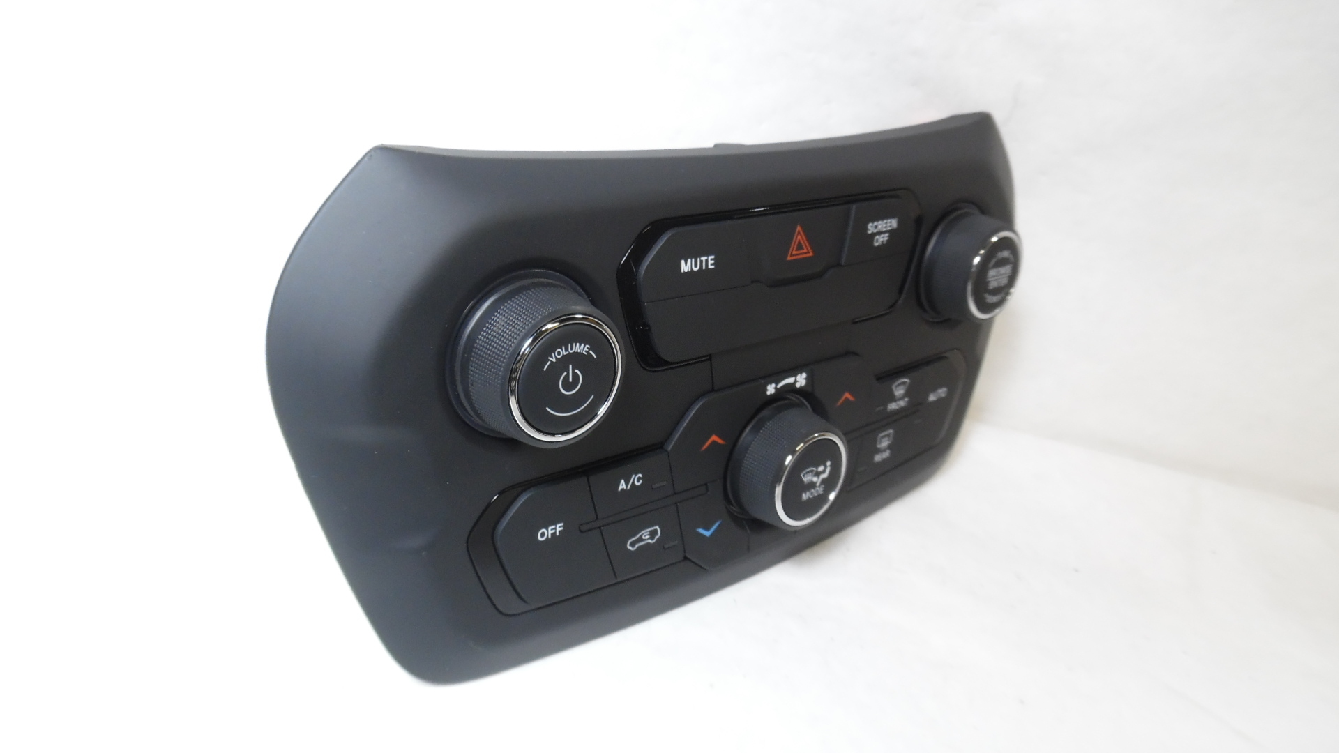 Pre-Owned 2018 2019 2020 Jeep Renegade Auto Dual Climate Temperature Radio Control OEM (Good)
