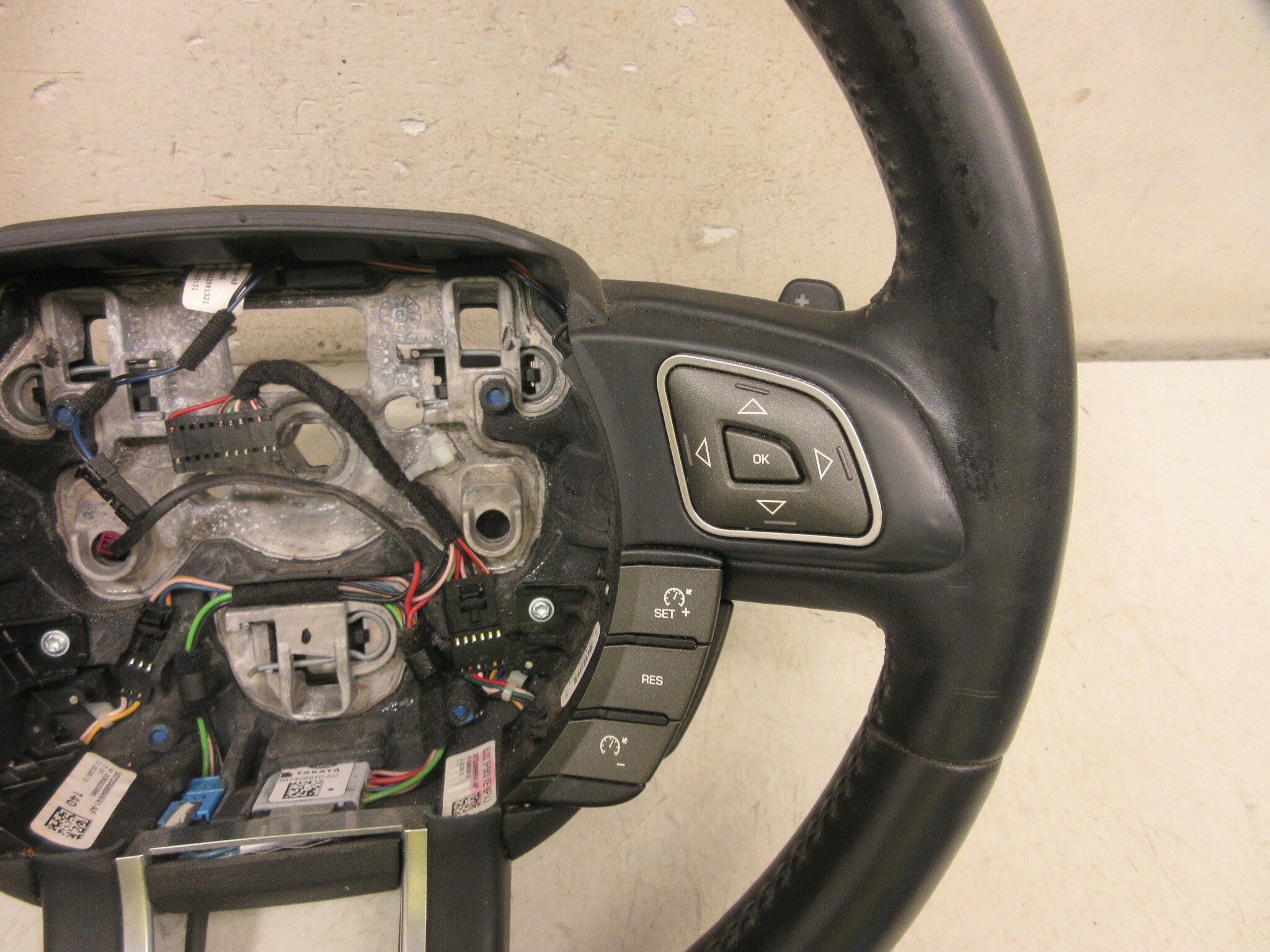 Pre-Owned 13 2013 Range Rover Evoque Black Leather Steering Wheel Radio Cruise Control OEM (Good)